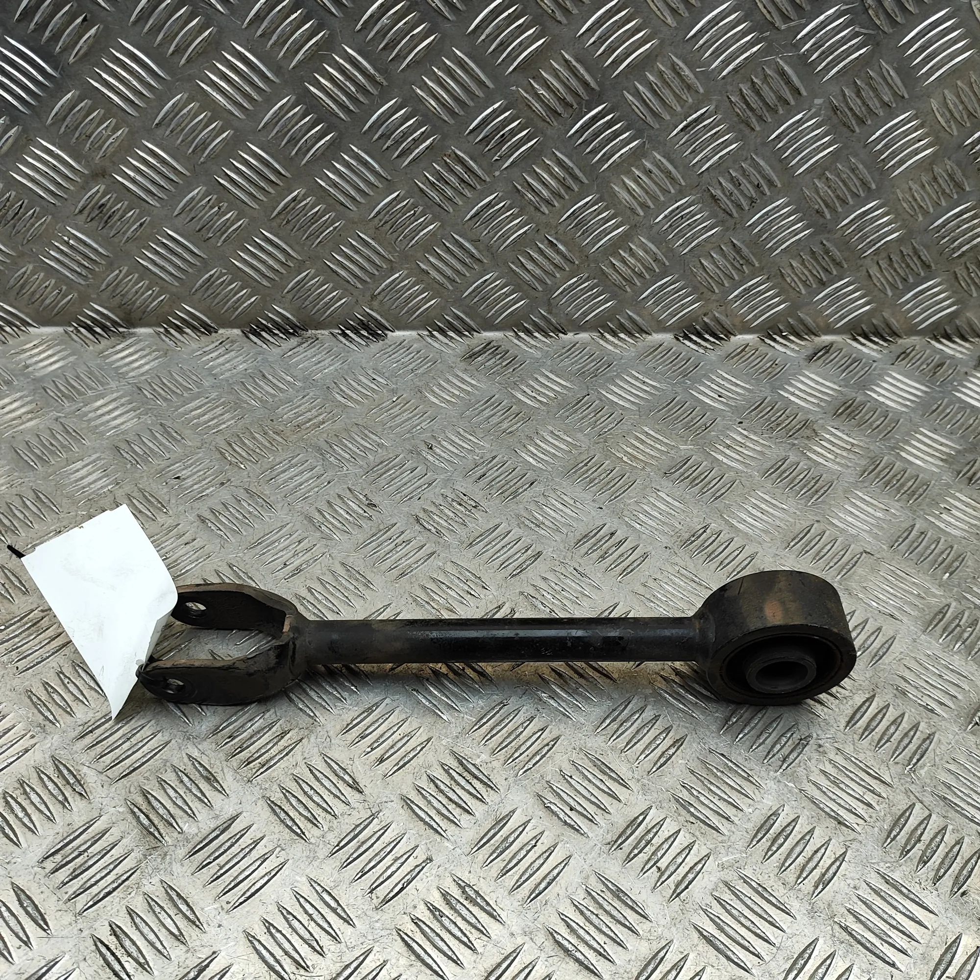 Nissan Ariya Control arm — rear right Control arm — rear right — NISSAN ARIYA (FE0) (...