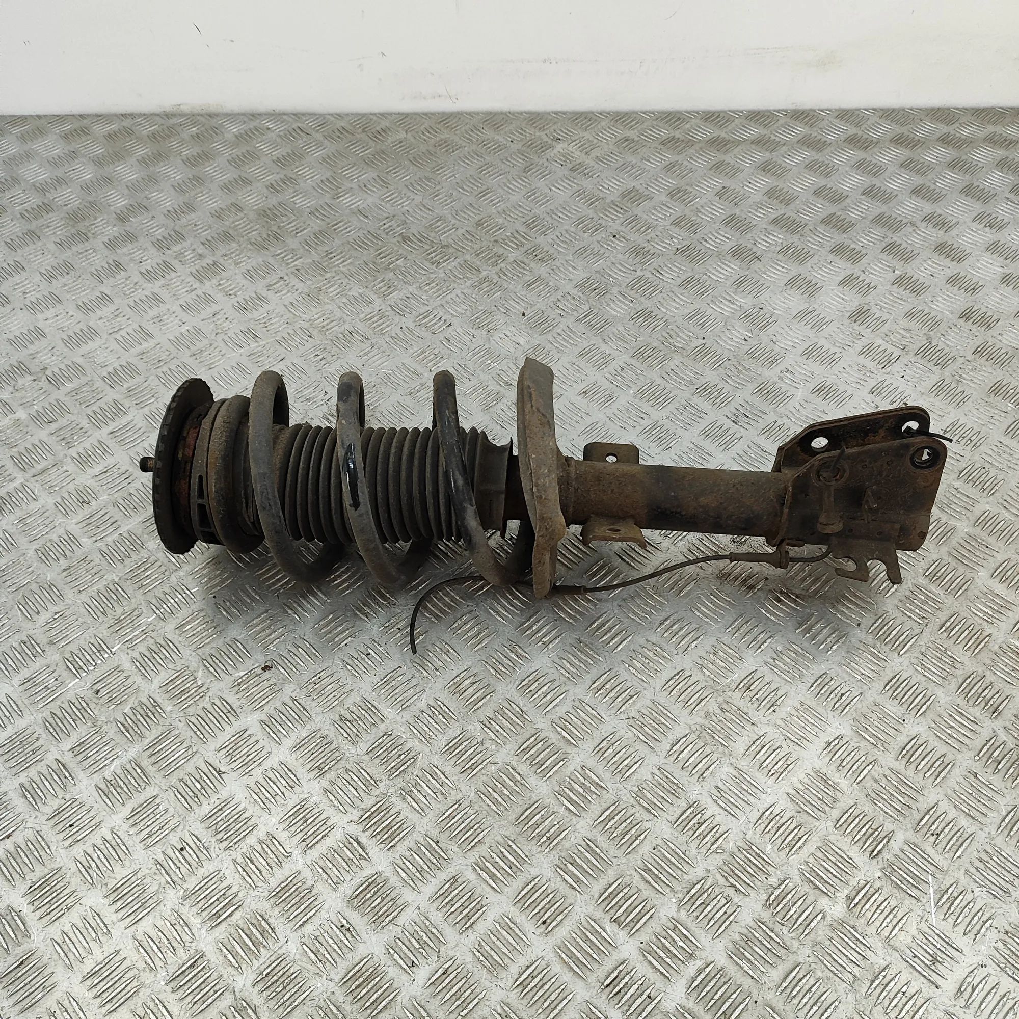 Renault Master Shock absorber — front right Shock absorber — front right — RENAULT MASTER (...