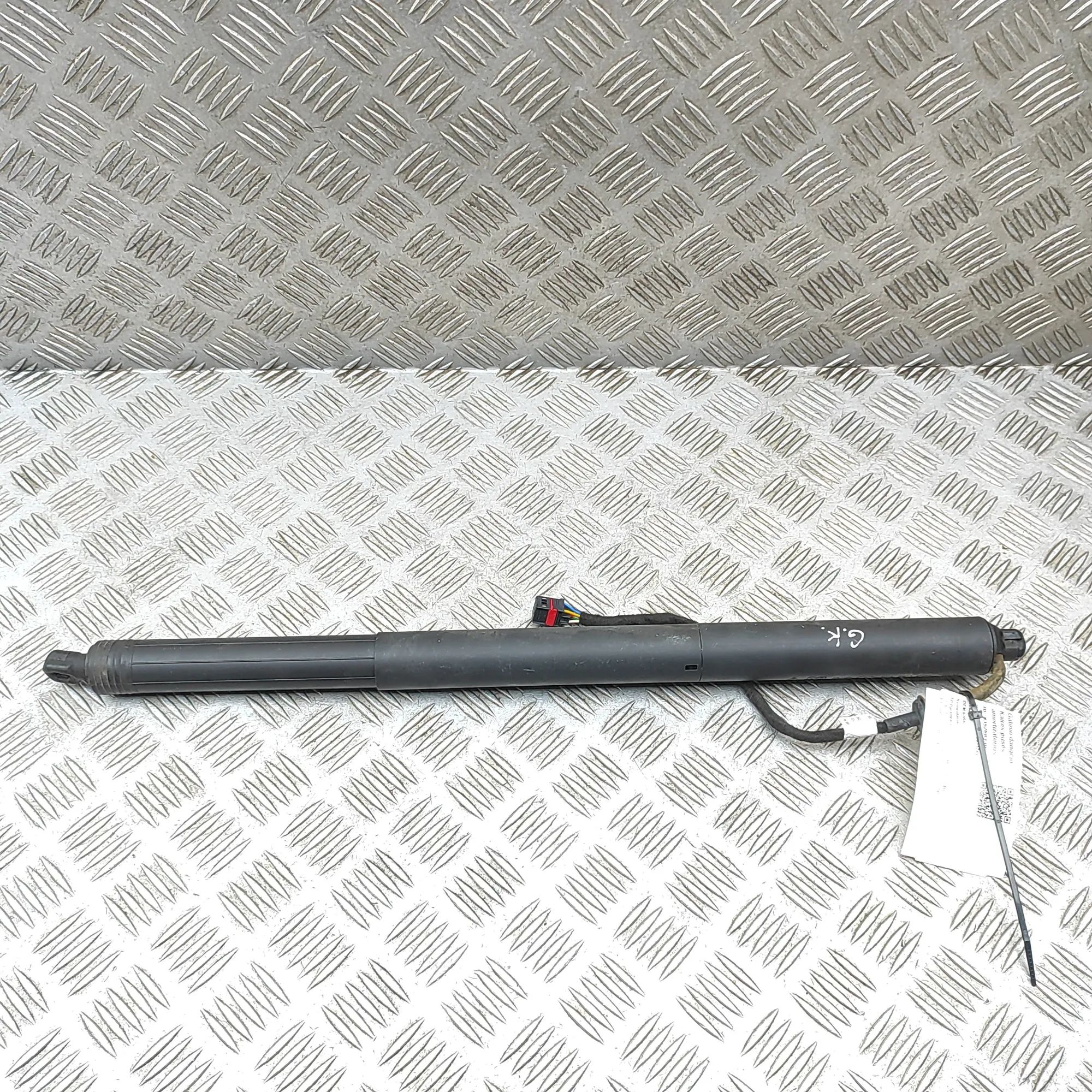 Porsche Macan Left Side Tailgate Gas Strut Left Side Tailgate Gas Strut — PORSCHE MACAN (D...