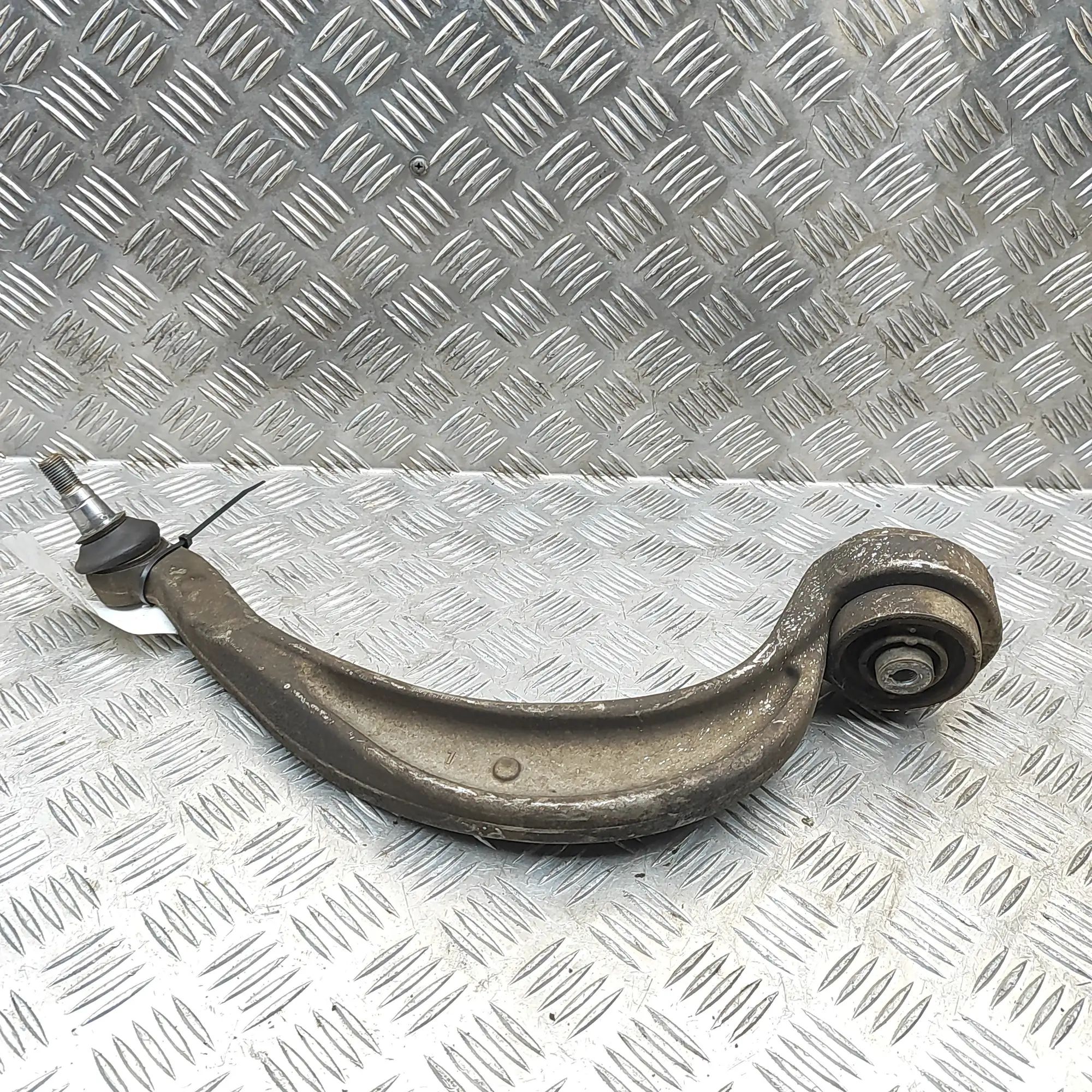 Audi A7 (4G) Front Left Curved Control Arm Front Left Curved Control Arm — AUDI A7 (Sportb...
