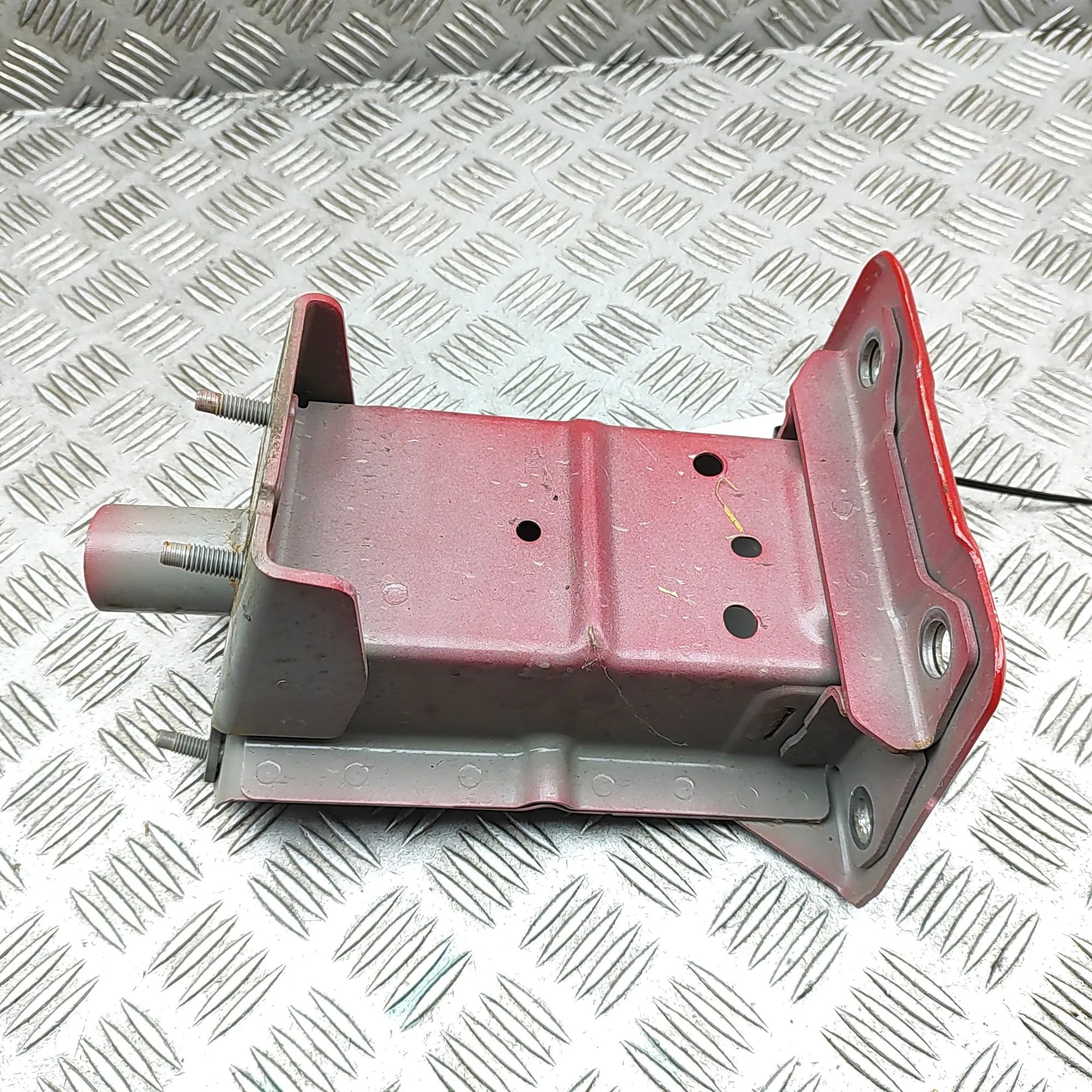 Nissan Leaf Left Side Crash Absorber Left Side Crash Absorber — NISSAN LEAF (ZE1) (2...