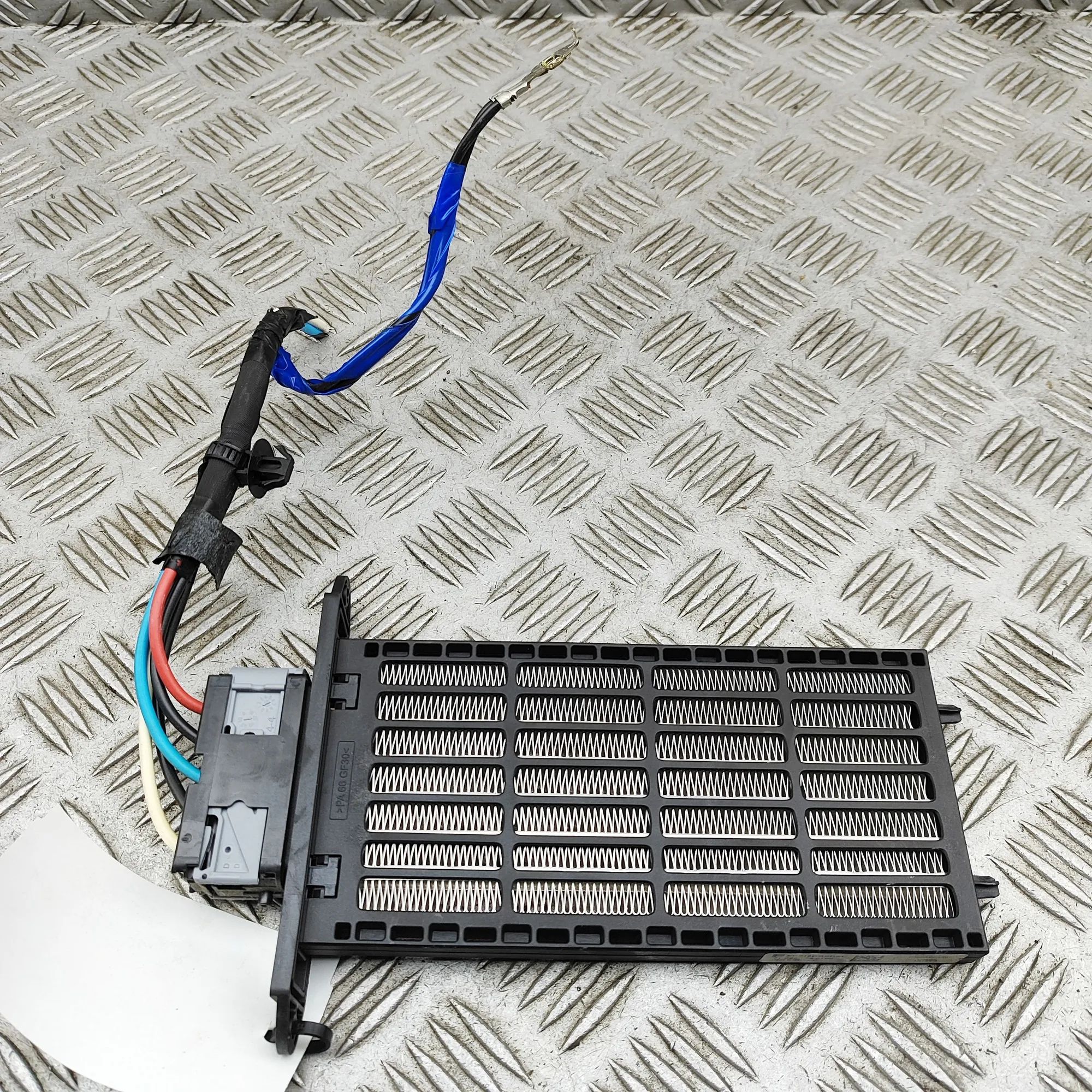 Kia ceed (JD) Electric Heater Matrix Electric Heater Matrix — KIA CEE\'D (JD) (2012-...
