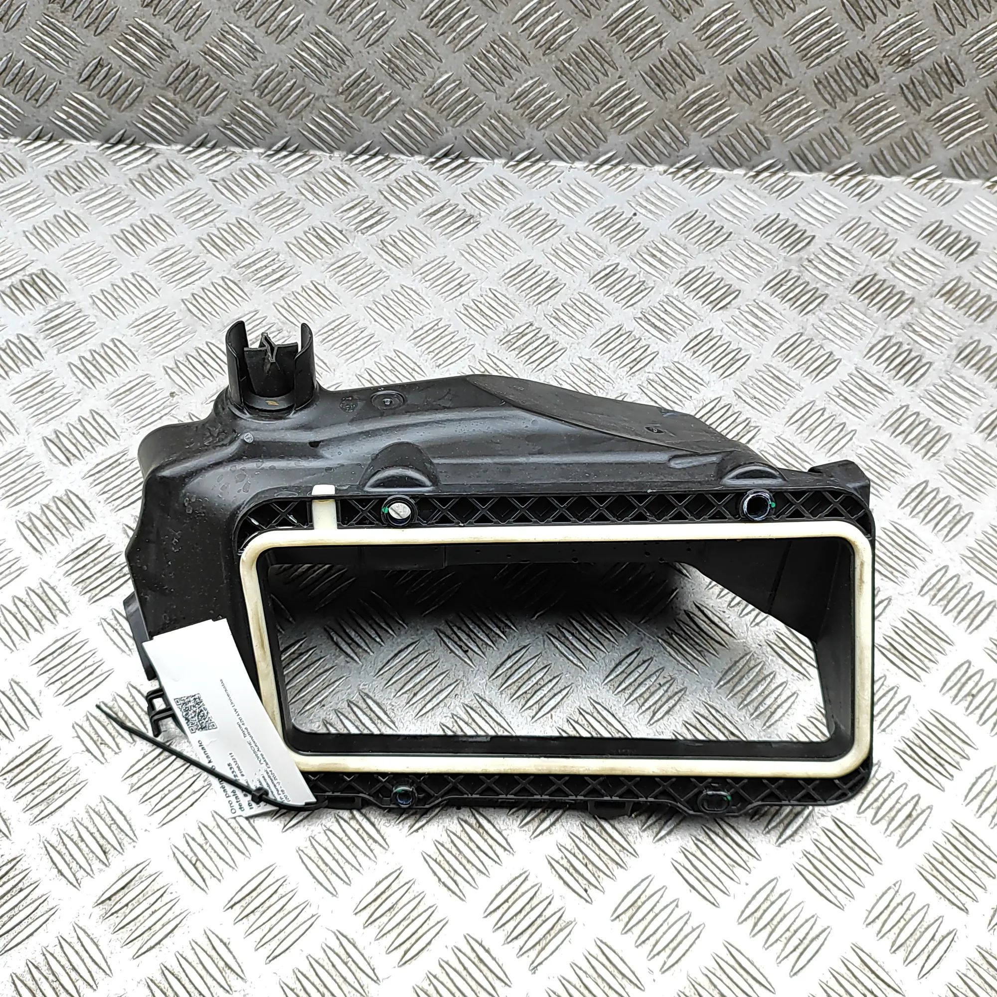 Porsche Taycan Air intake duct part