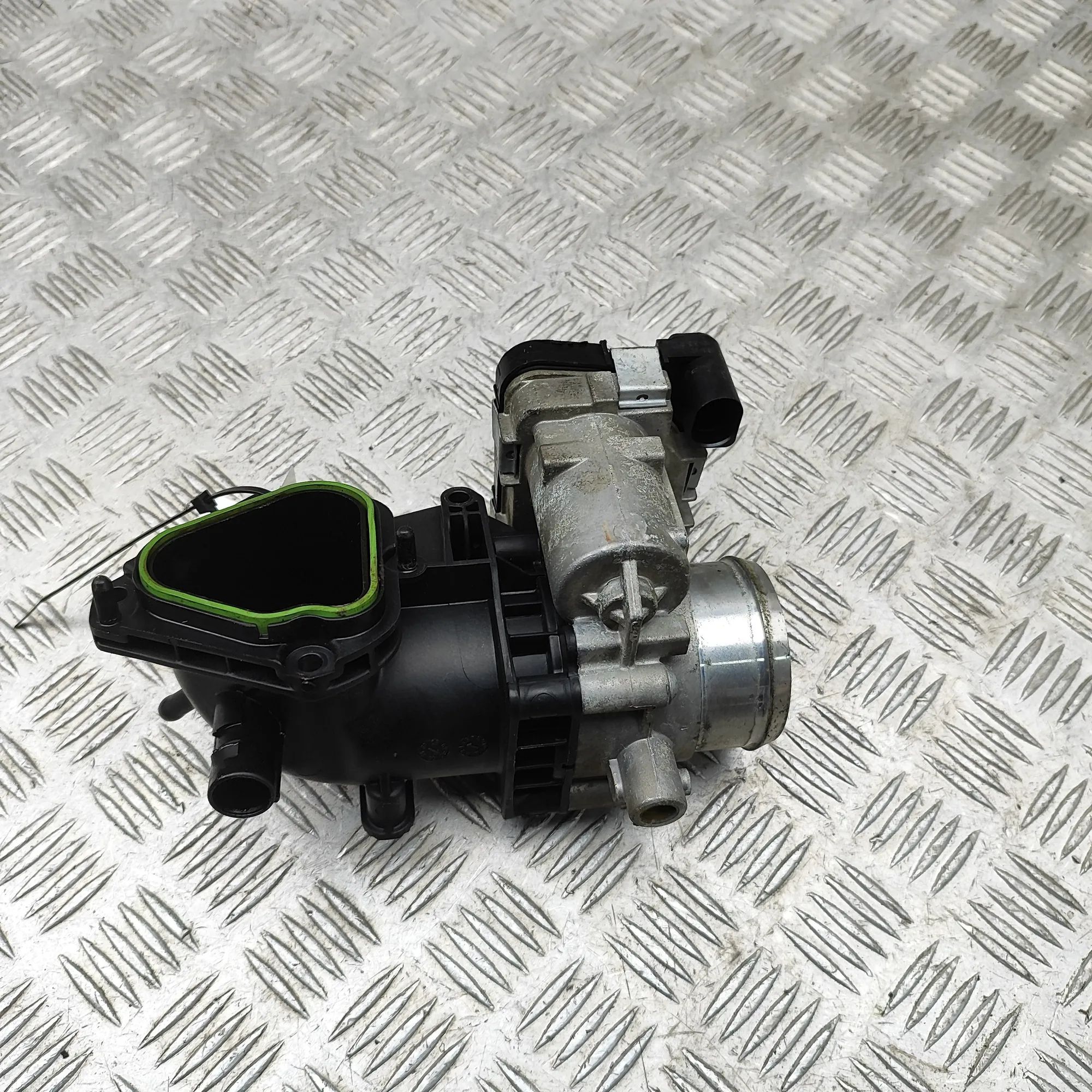 Volkswagen Golf 6 Throttle body Throttle body — VW GOLF VI VARIANT (AJ5) (2009-...