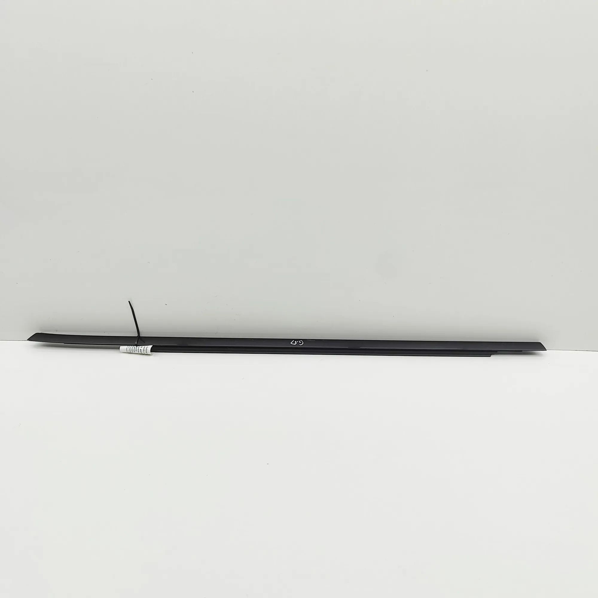 Audi Q3 (F3) Door window strip — rear right Door window strip — rear right — AUDI Q3 (Sport...