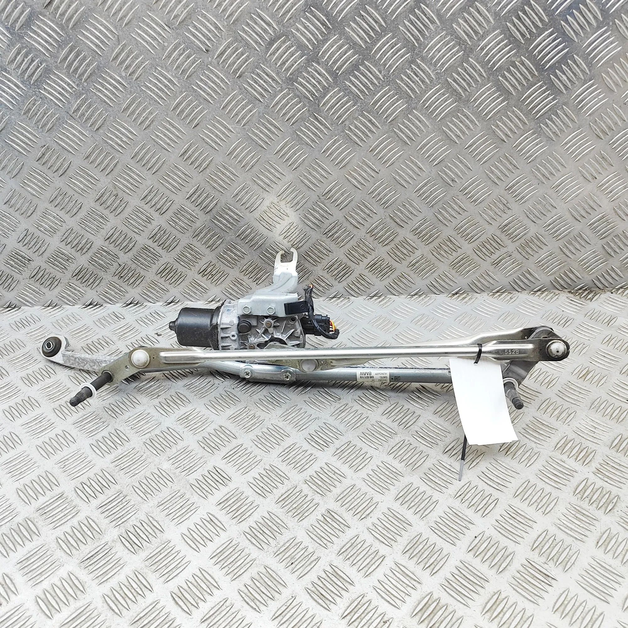 BMW X2 (F39) Front Windshield Wiper Mechanism Front Windshield Wiper Mechanism — BMW X2 (F39)...