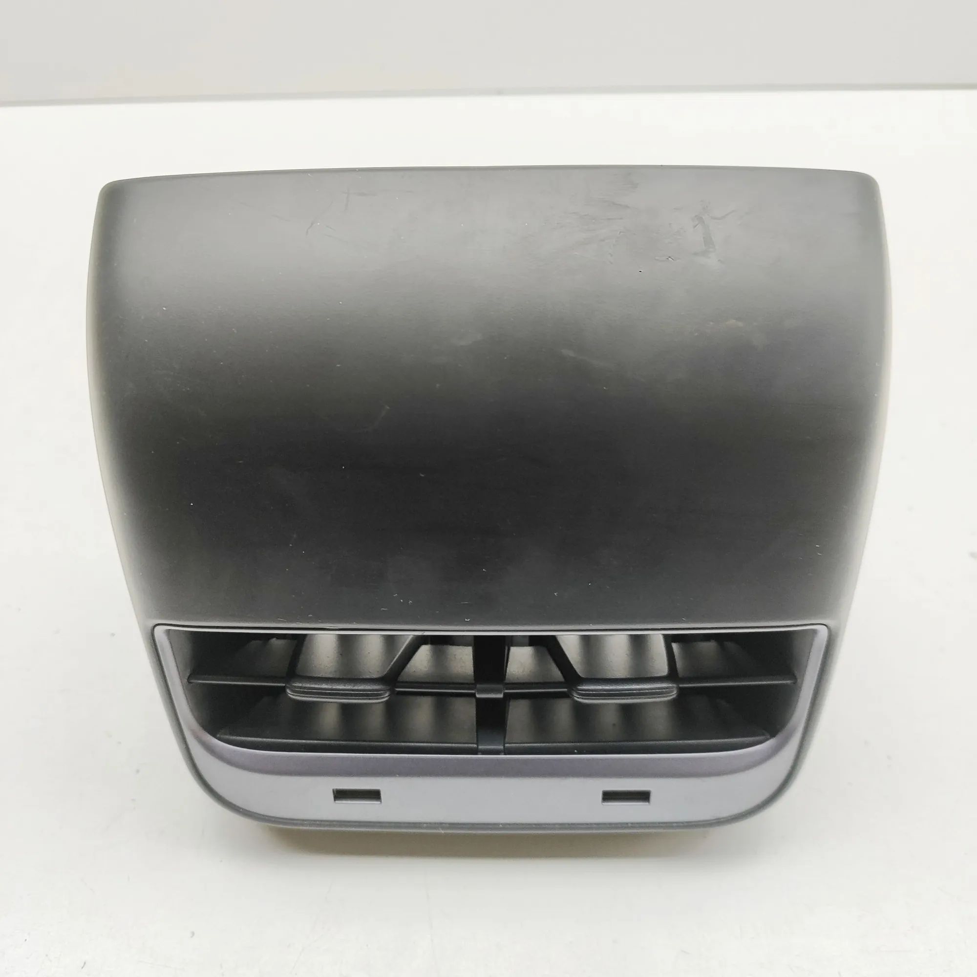 Tesla Model 3 Centre console air vent Centre console air vent — TESLA MODEL 3 (2018-....