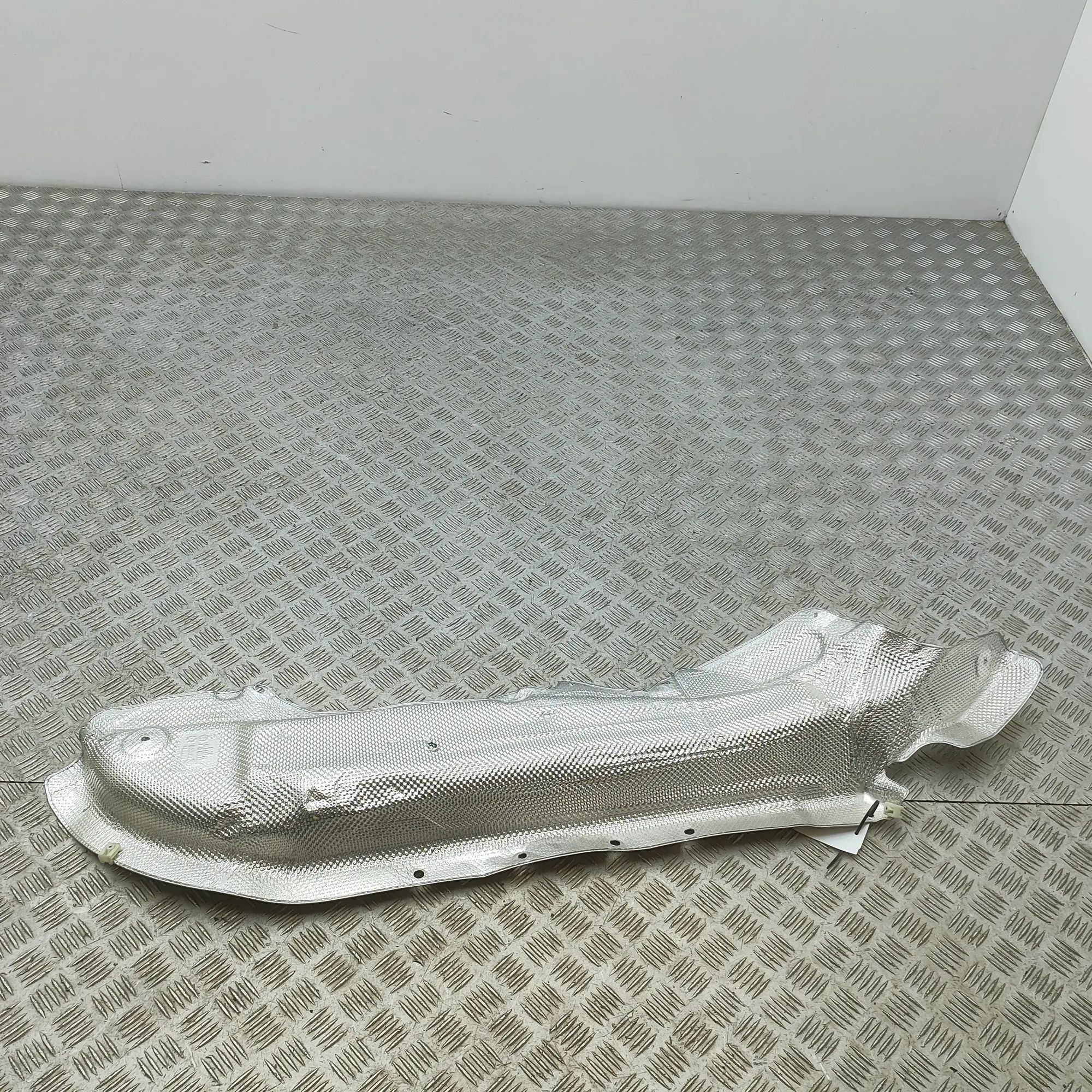 BMW X5 (G05) Heat shield Heat shield — BMW X5 (G05) (2018-...) — 9464490...