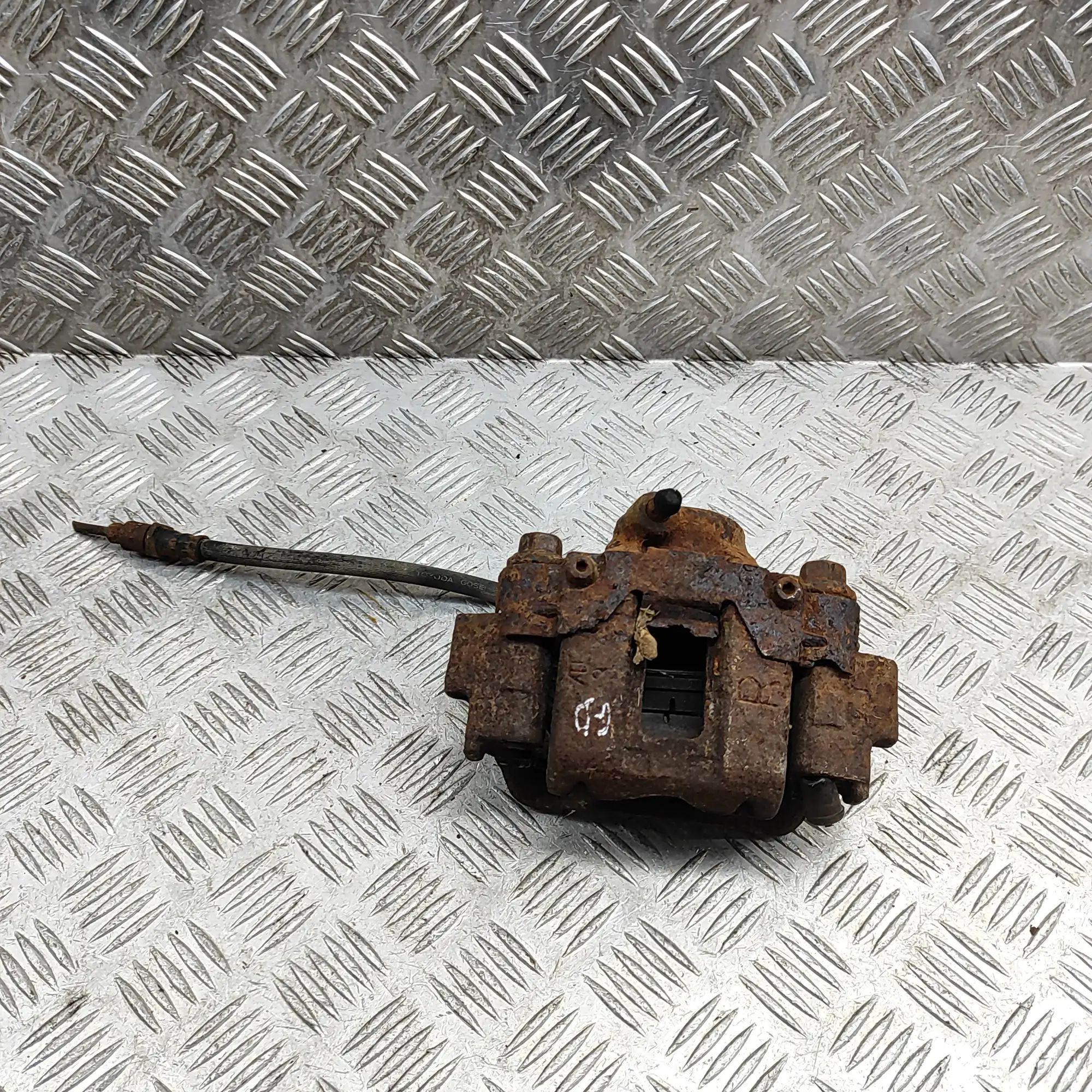Toyota Land Cruiser 80 Brake caliper — rear right Brake caliper — rear right — TOYOTA LAND CRUISE...