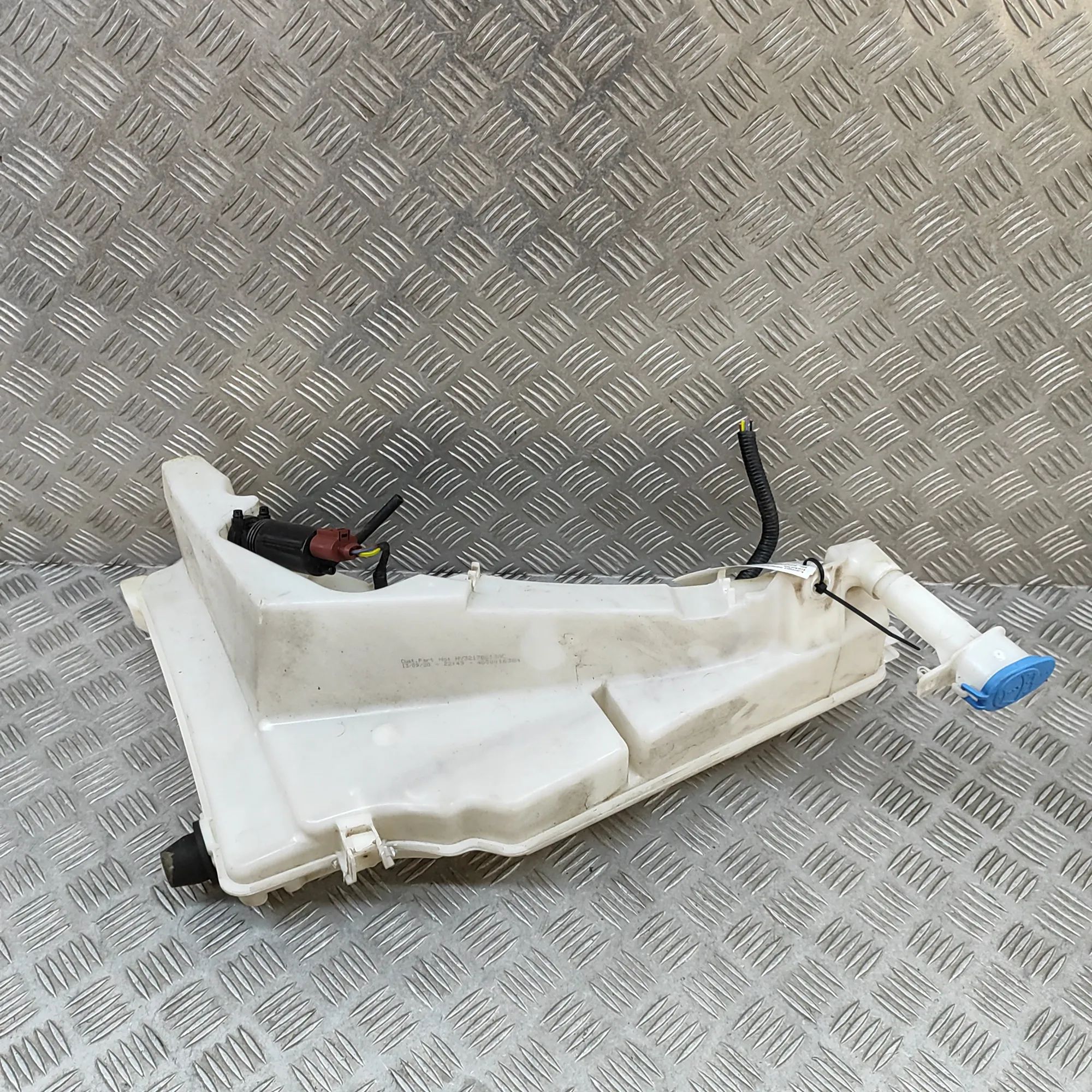 Land Rover Range Rover Sport (L494) Window Washer Tank Window Washer Tank — LAND ROVER RANGE ROVER SPO...