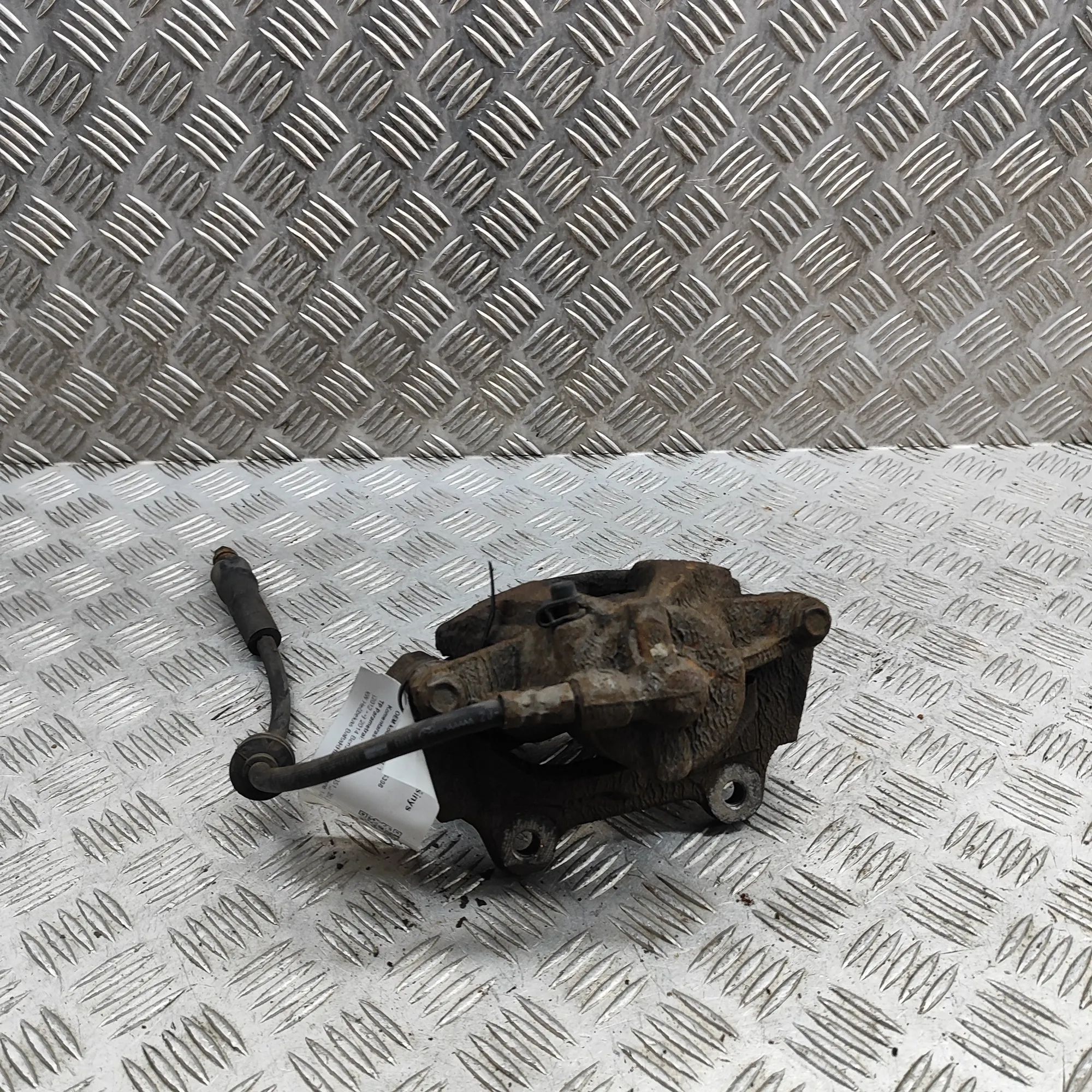 Fiat 500L (351, 352) Brake caliper — front right Brake caliper — front right — FIAT 500L (351_, ...