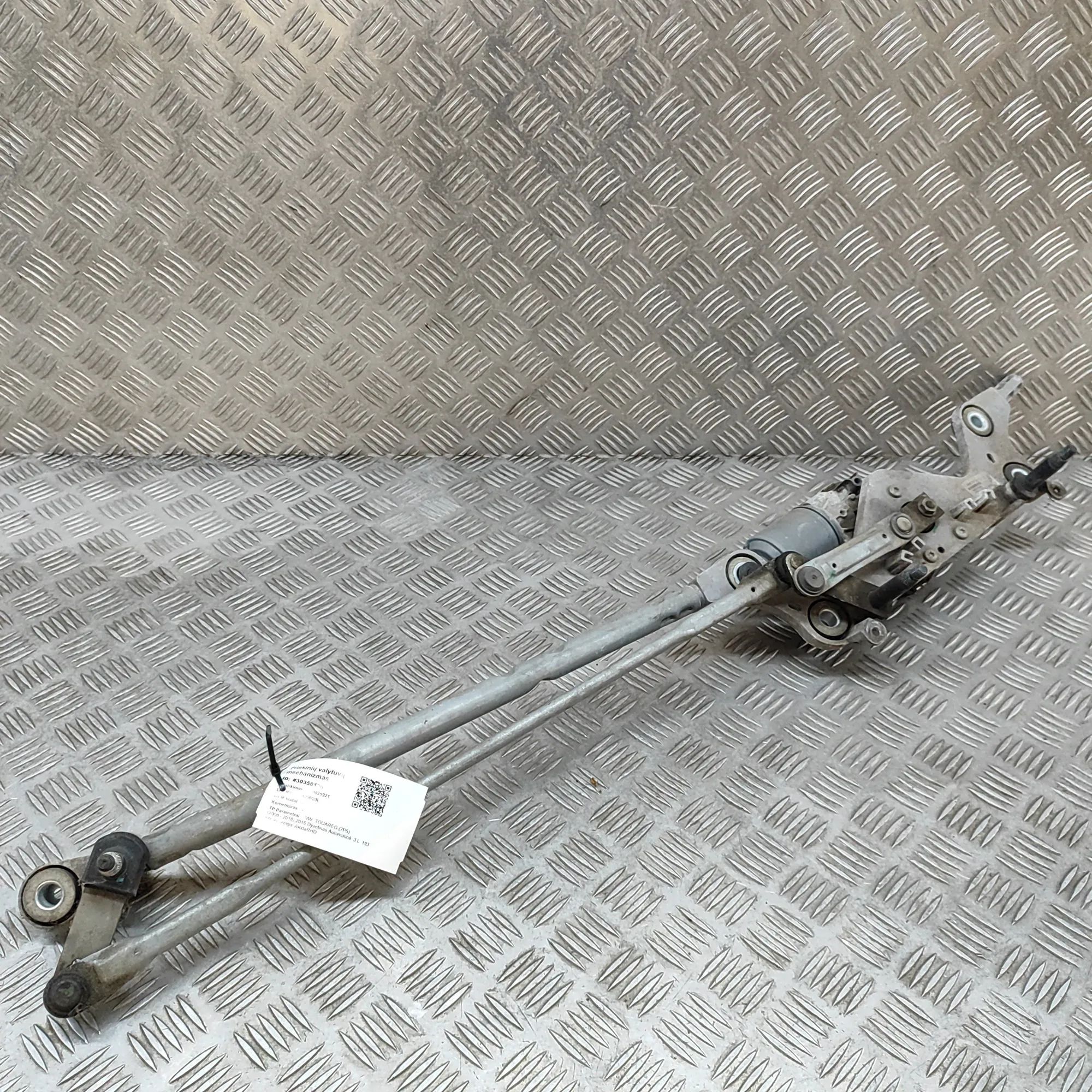 Volkswagen Touareg Front Windshield Wiper Mechanism Front Windshield Wiper Mechanism — VW TOUAREG (...