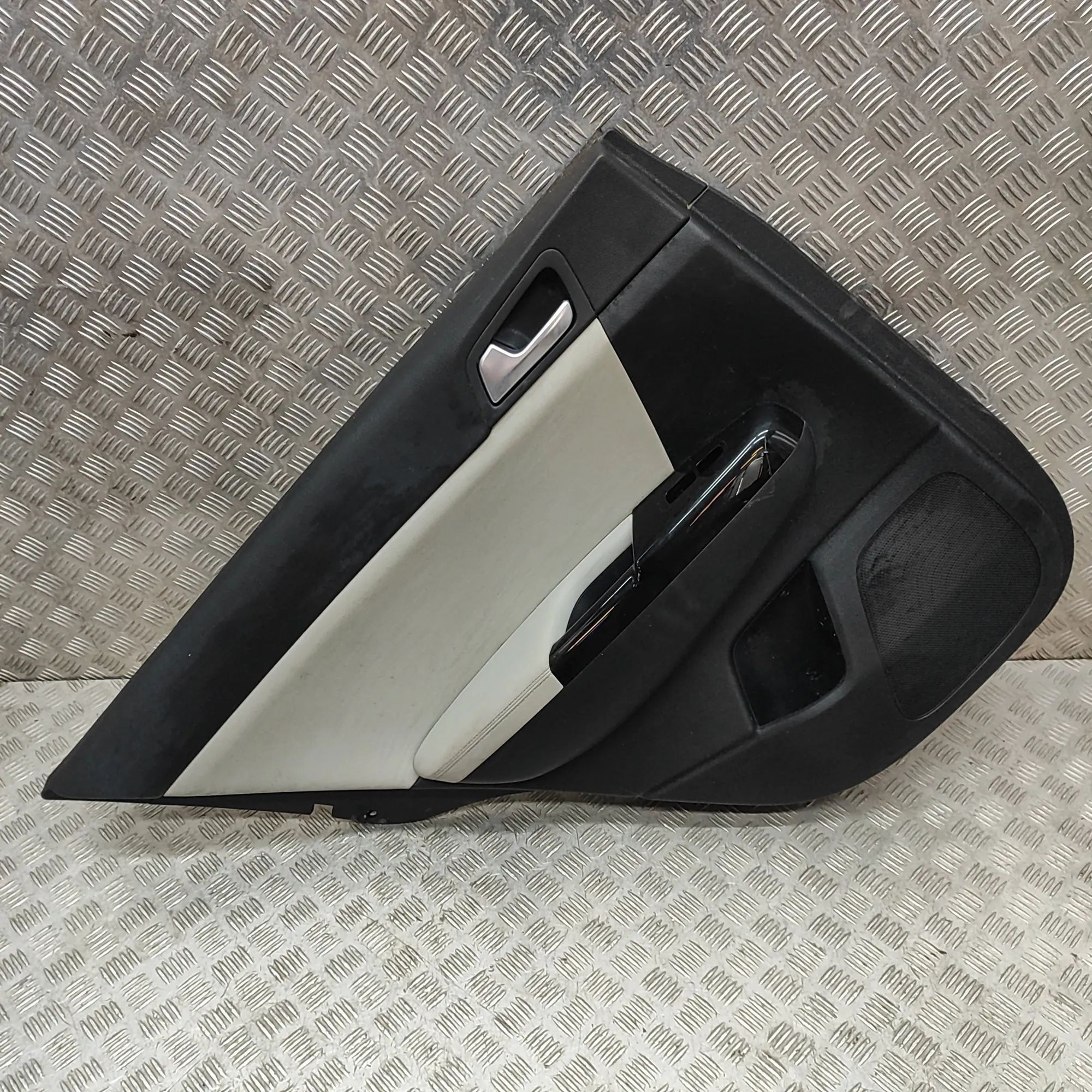 Kia Sportage Rear Left Door Panel Rear Left Door Panel — KIA SPORTAGE (QL) (2015-...