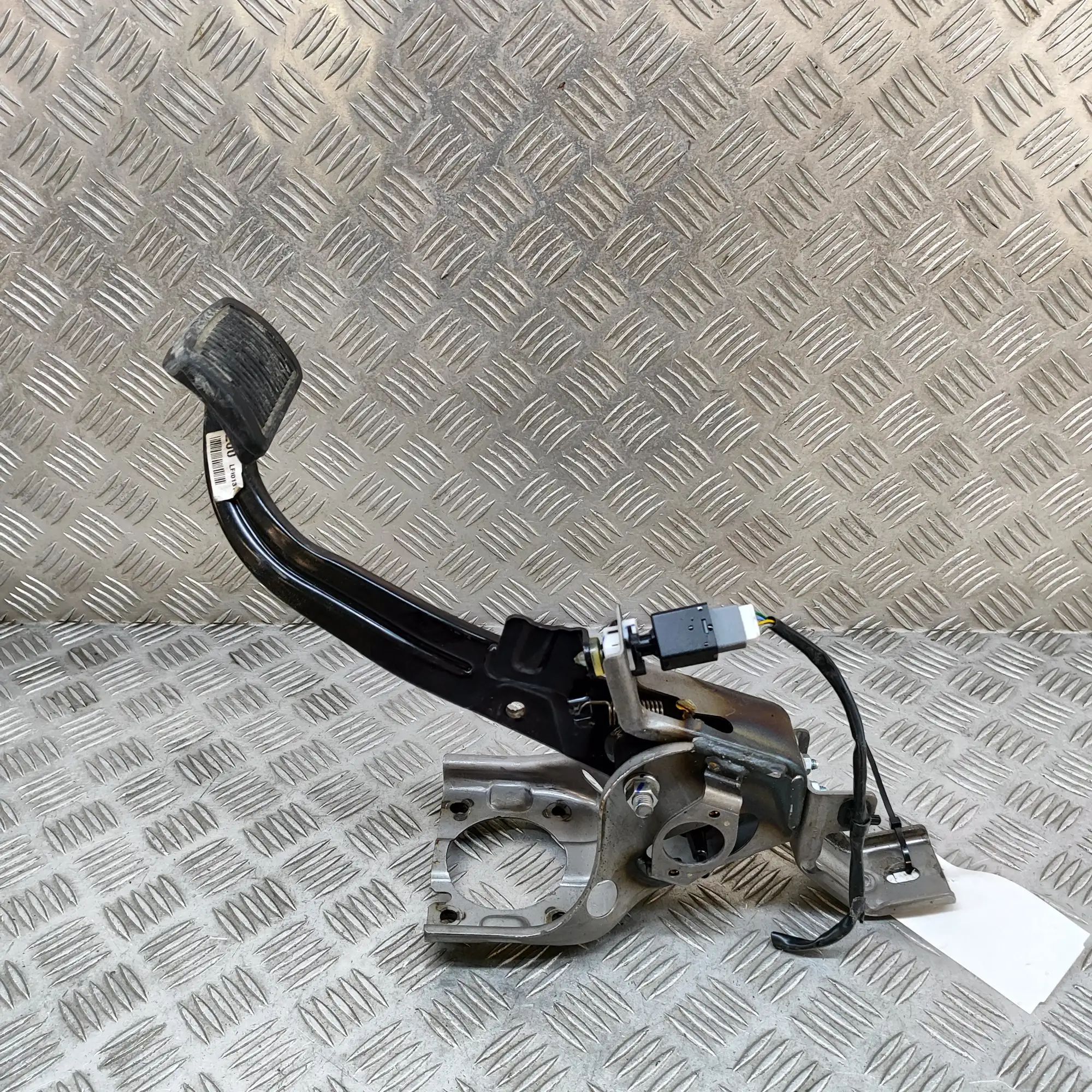 Kia Soul Педаль тормоза Brake Pedal — KIA SOUL (II PS) (2014-2018) — 32...