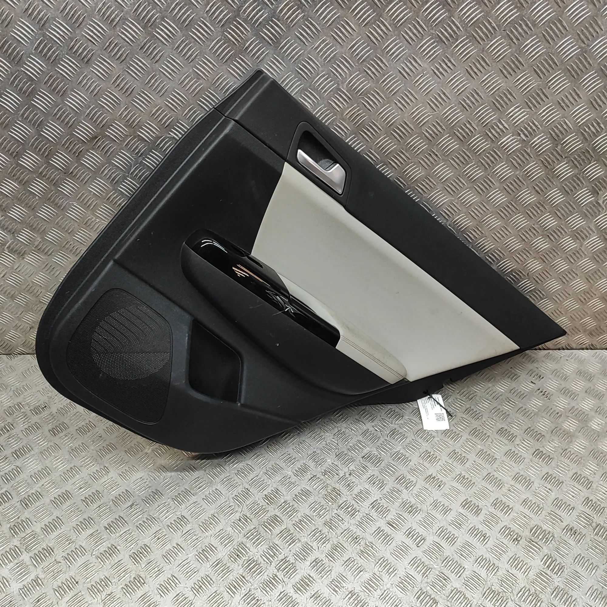 Kia Sportage Rear Right Door Panel Rear Right Door Panel — KIA SPORTAGE (QL) (2015...