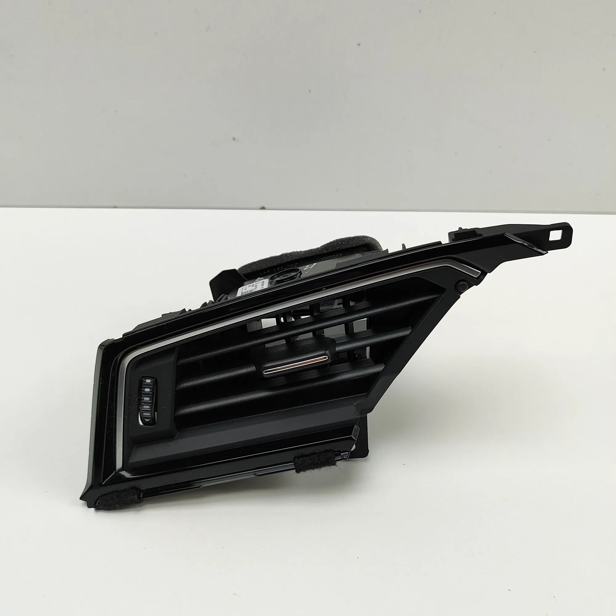 Audi e-tron Dashboard Air Vents Dashboard Air Vents — AUDI E-TRON (GEN) (2018-....