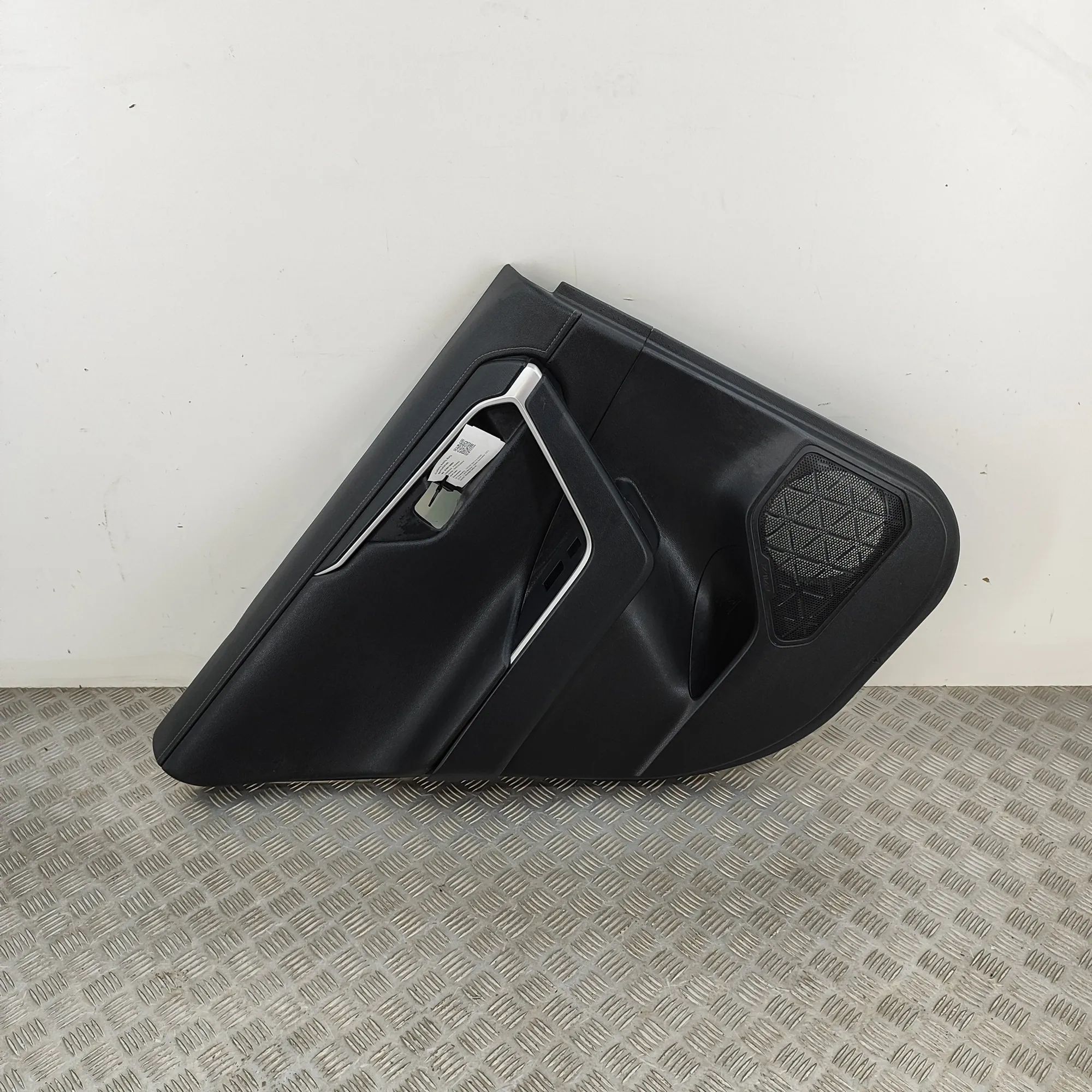 Toyota RAV4 (XA40) Rear Left Door Panel Rear Left Door Panel — TOYOTA RAV (4 V XA50) (2...