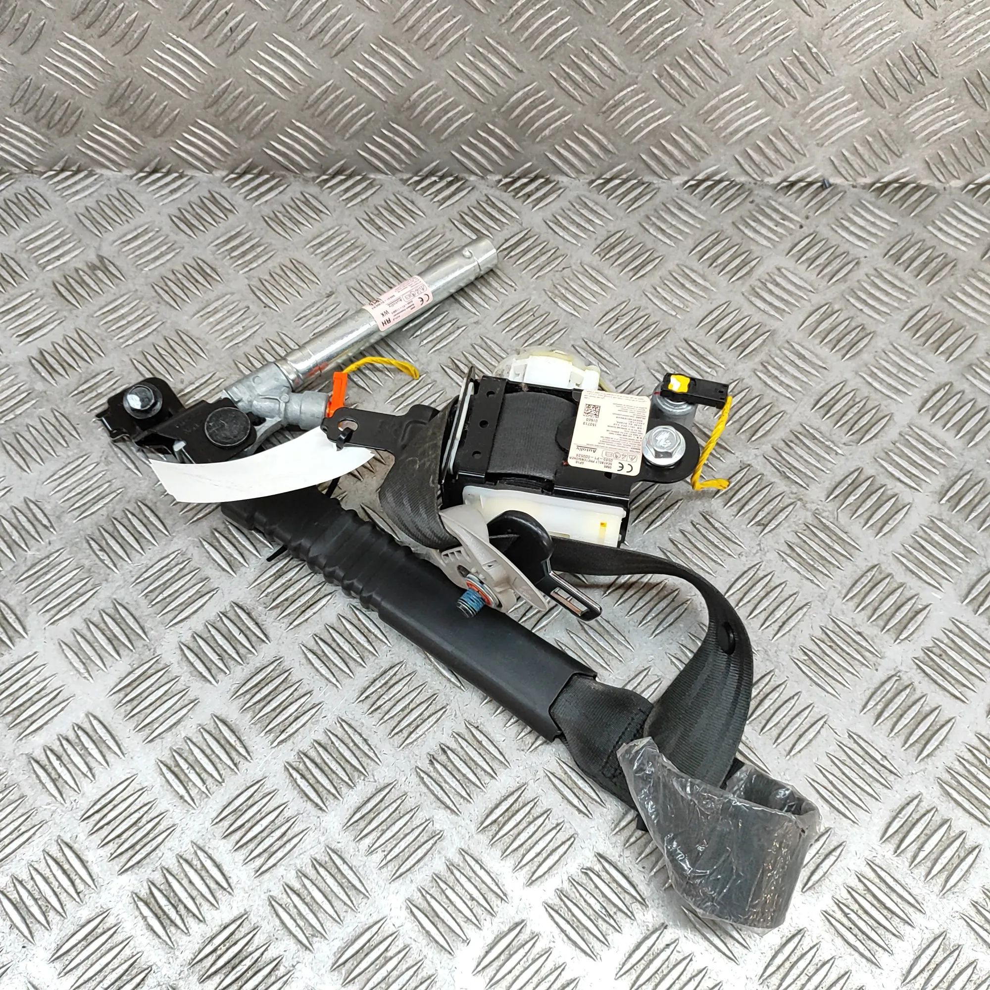 Kia Sportage Front Right Seatbelt Front Right Seatbelt — KIA SPORTAGE (SL) (2009-...