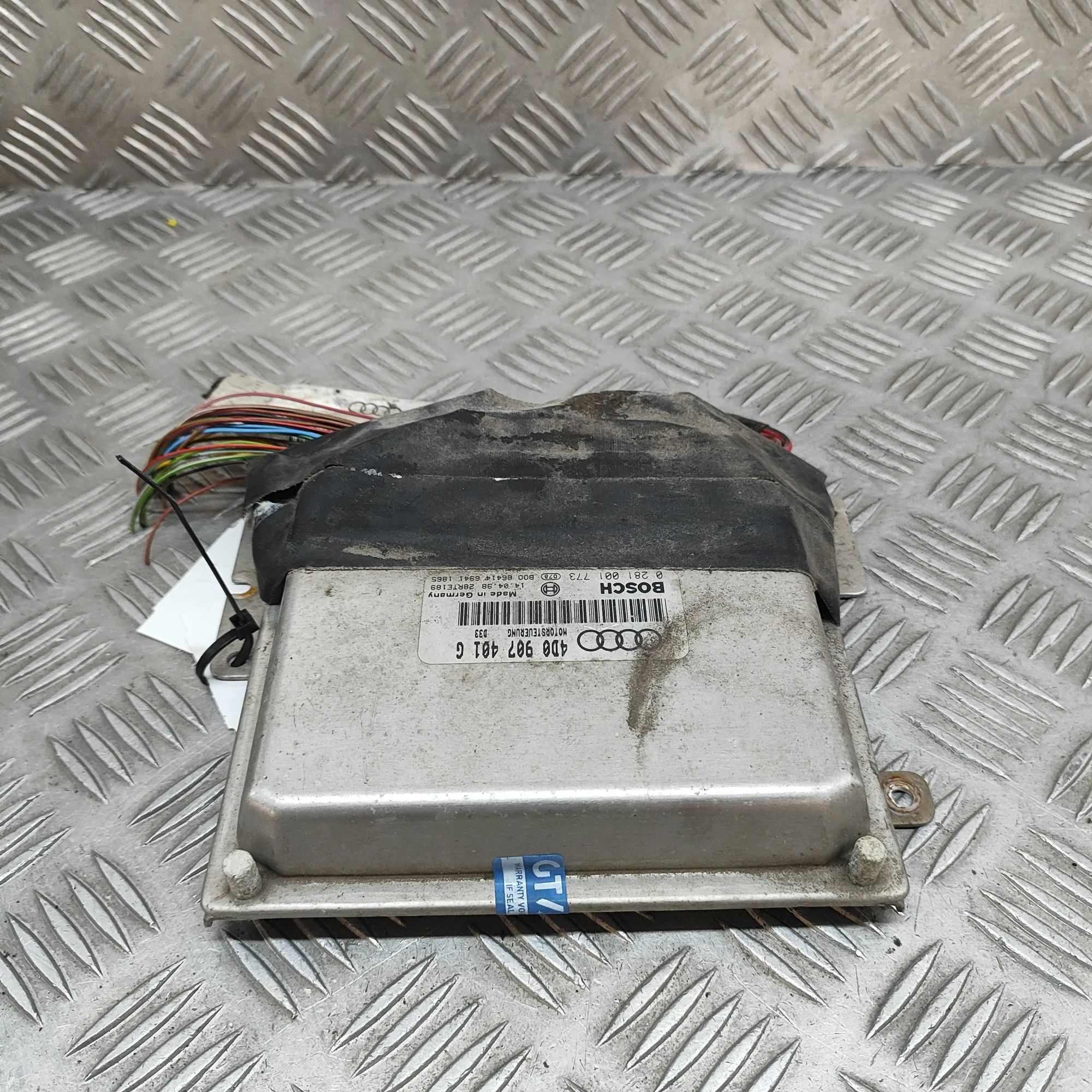 Audi A8 (D2) Engine Control Unit