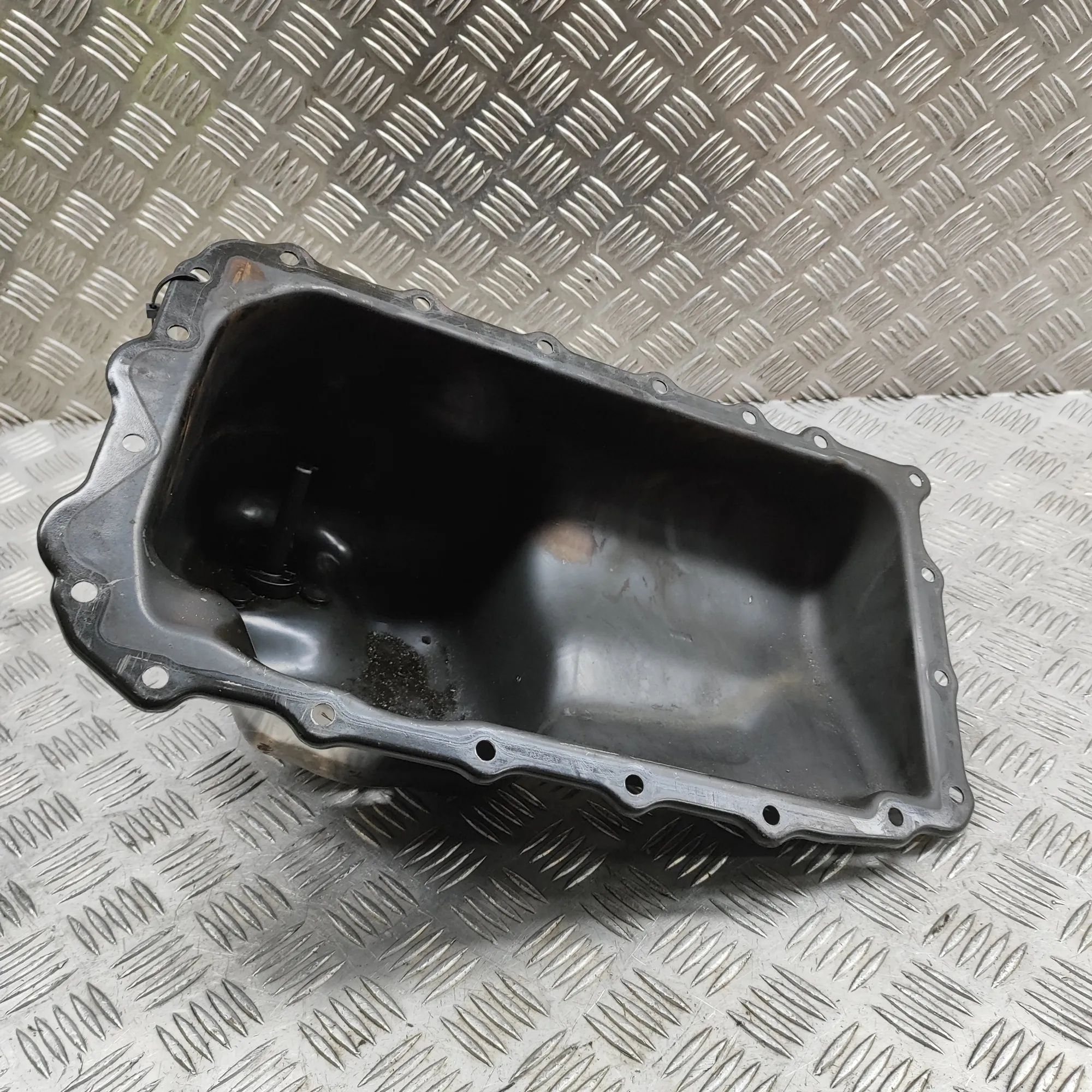 BMW 3 (E46) Engine Oil Pan Engine Oil Pan — BMW 3 (E46) (1998-2005) — 7568...
