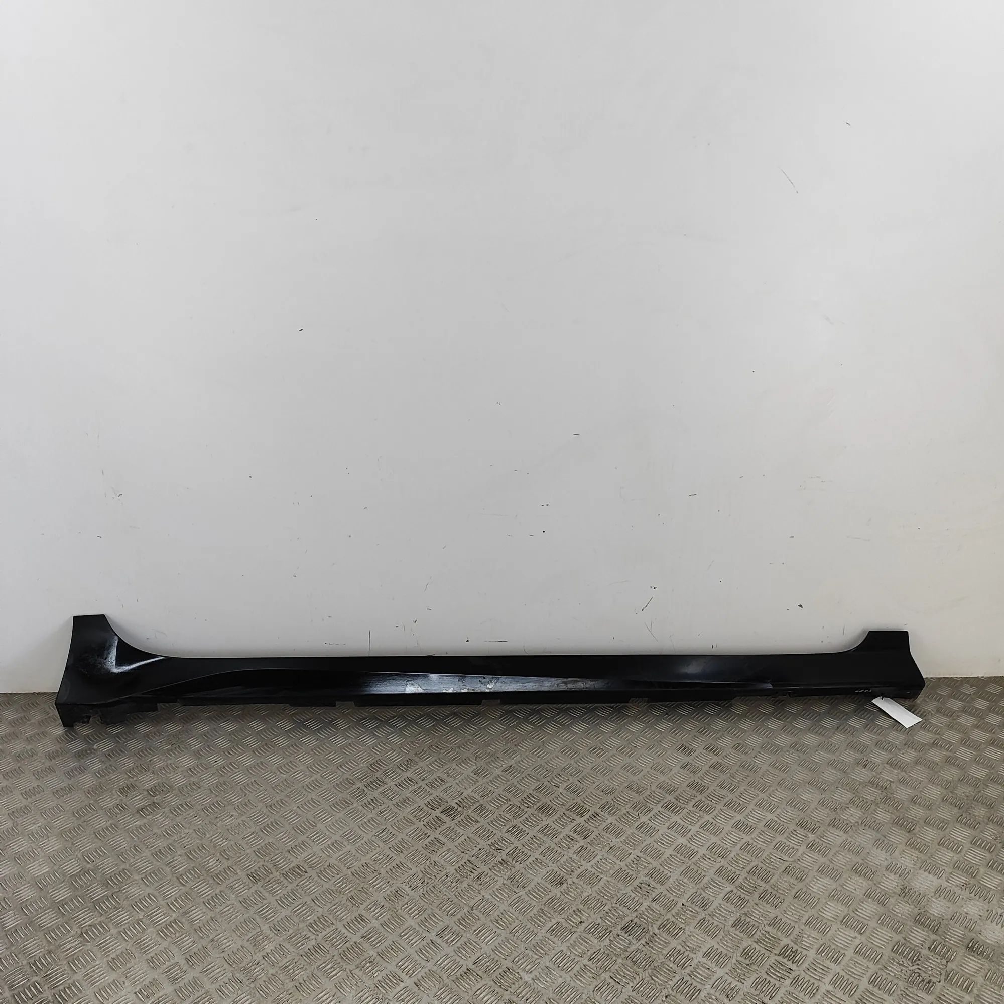 Nissan Leaf Right Side Plastic Sideskirt Cover Right Side Plastic Sideskirt Cover — NISSAN LEA...