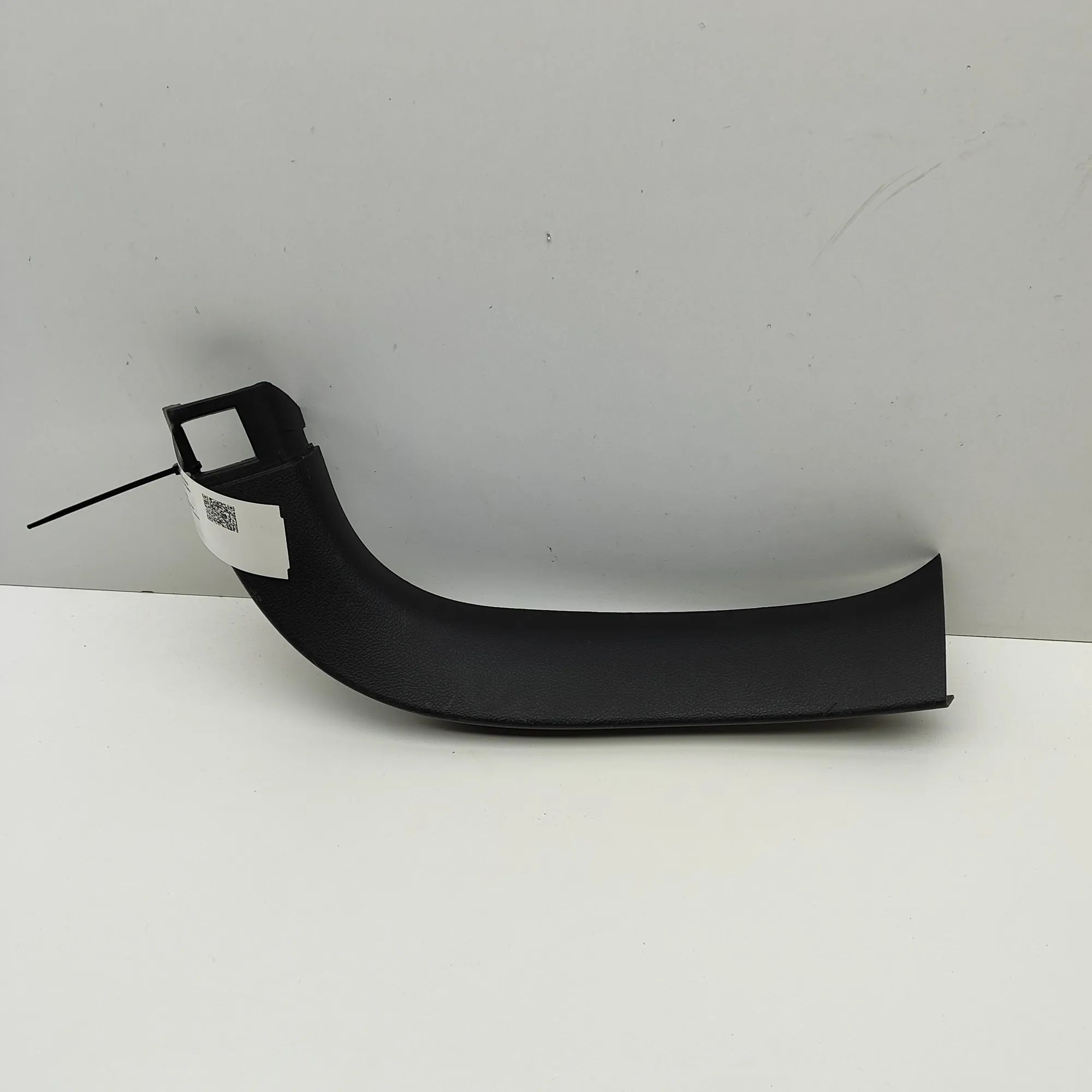 Toyota Land Cruiser 150 Tailgate drip rail trim — right Tailgate drip rail trim — right — TOYOTA LAND C...