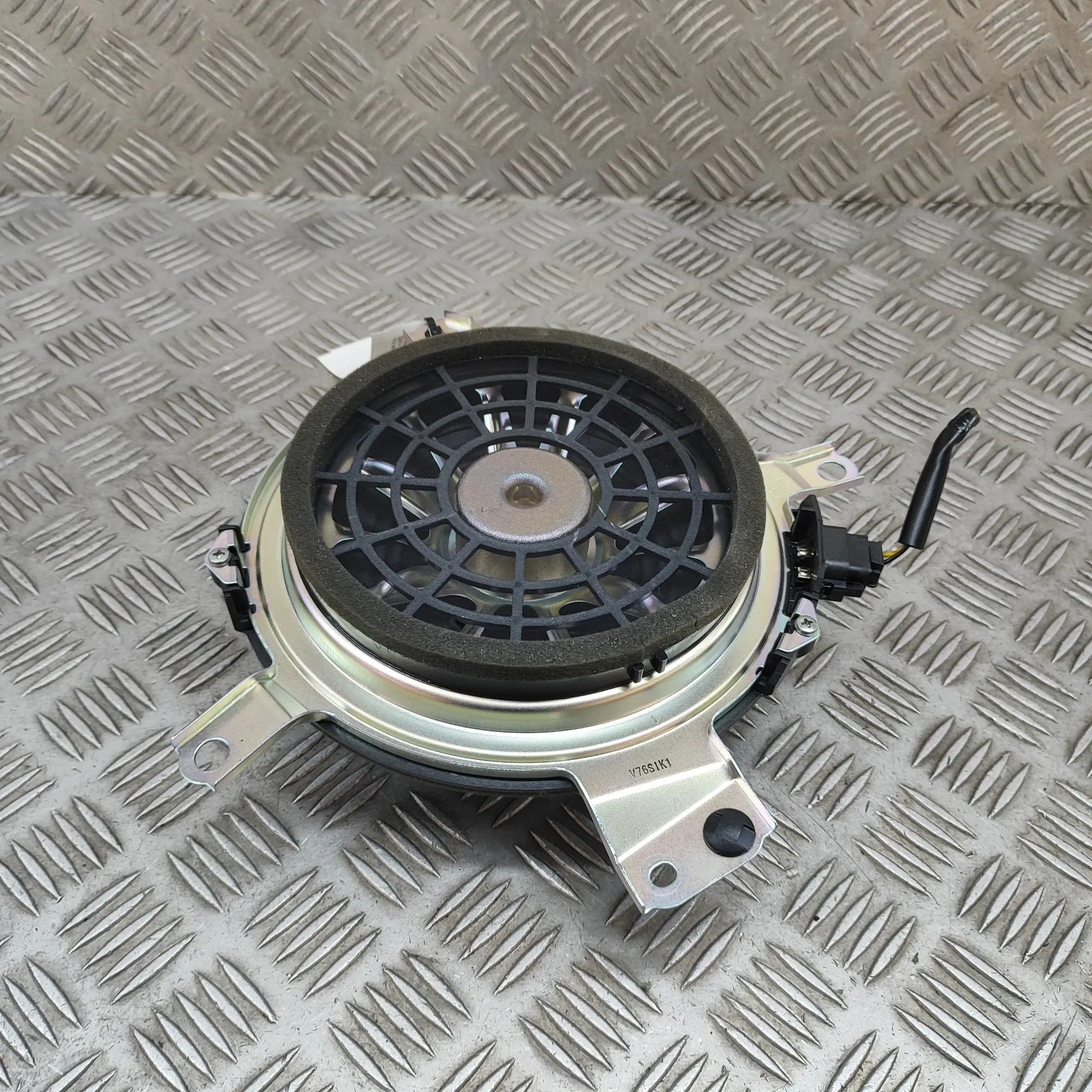 Lexus NX Subwoofer Subwoofer — LEXUS NX (_Z1_) (2014-...) — 86150-...