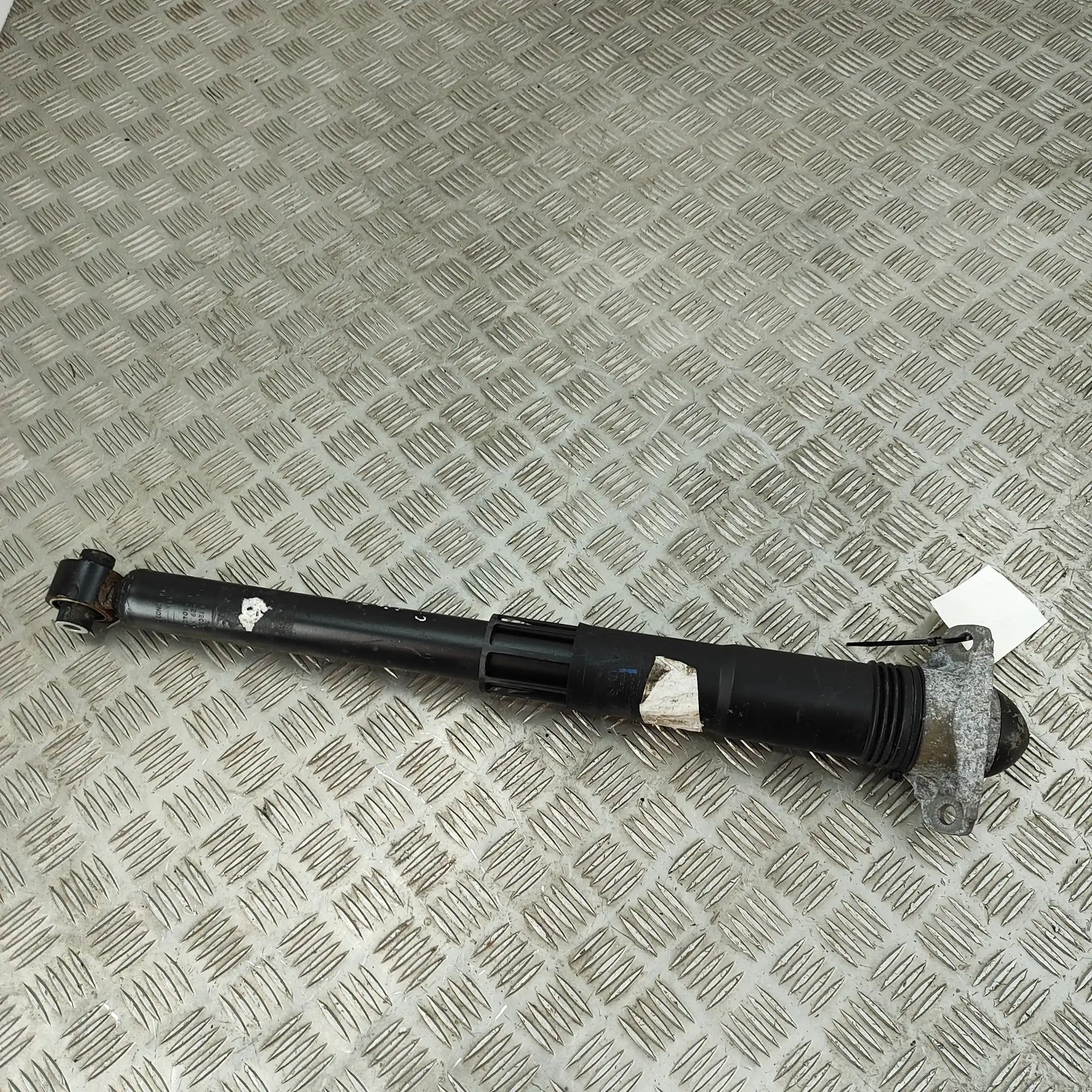 Volkswagen T-Roc Shock absorber — rear left Shock absorber — rear left — VW T-ROC (A11) (20...