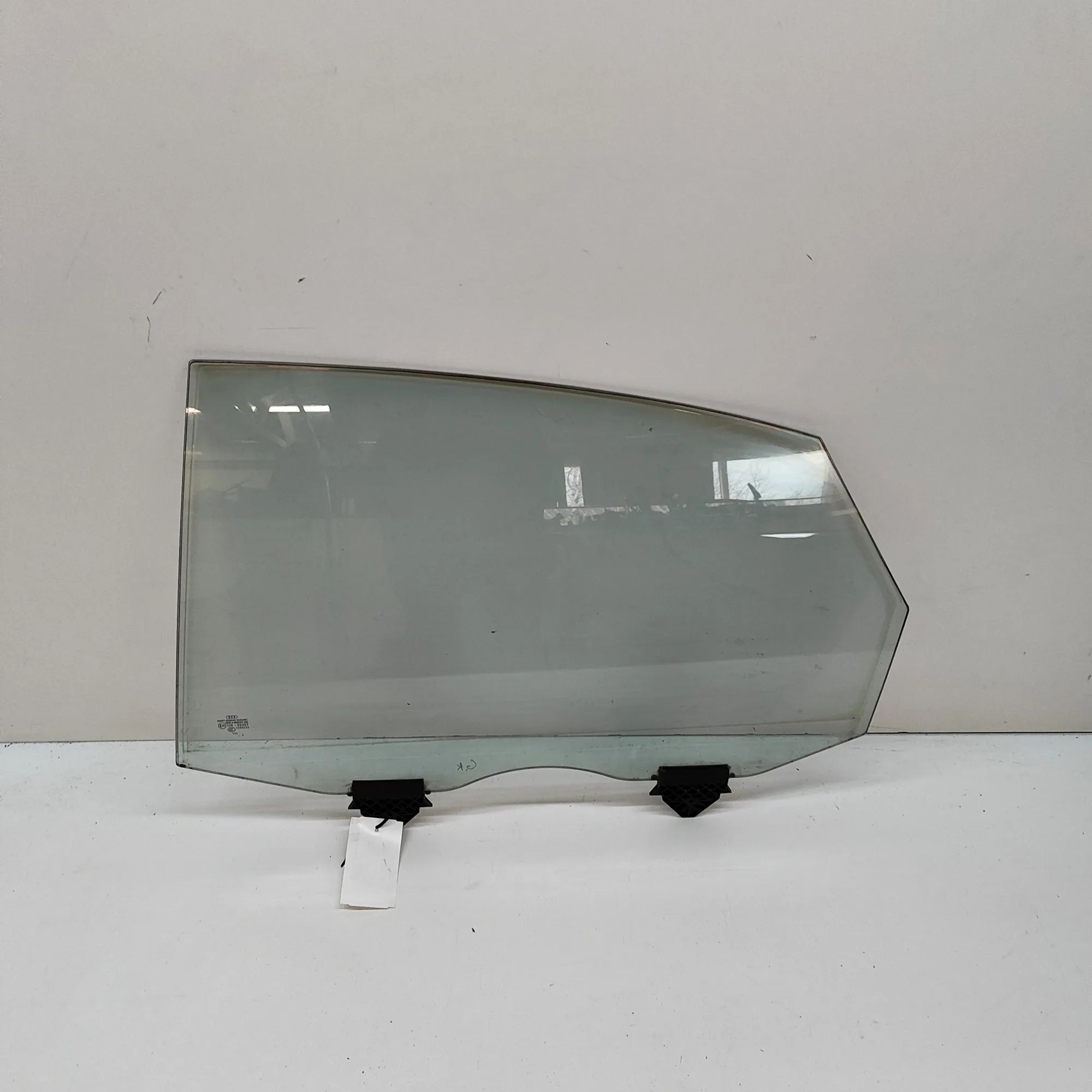 Audi A8 (D3) Rear Left Door Window