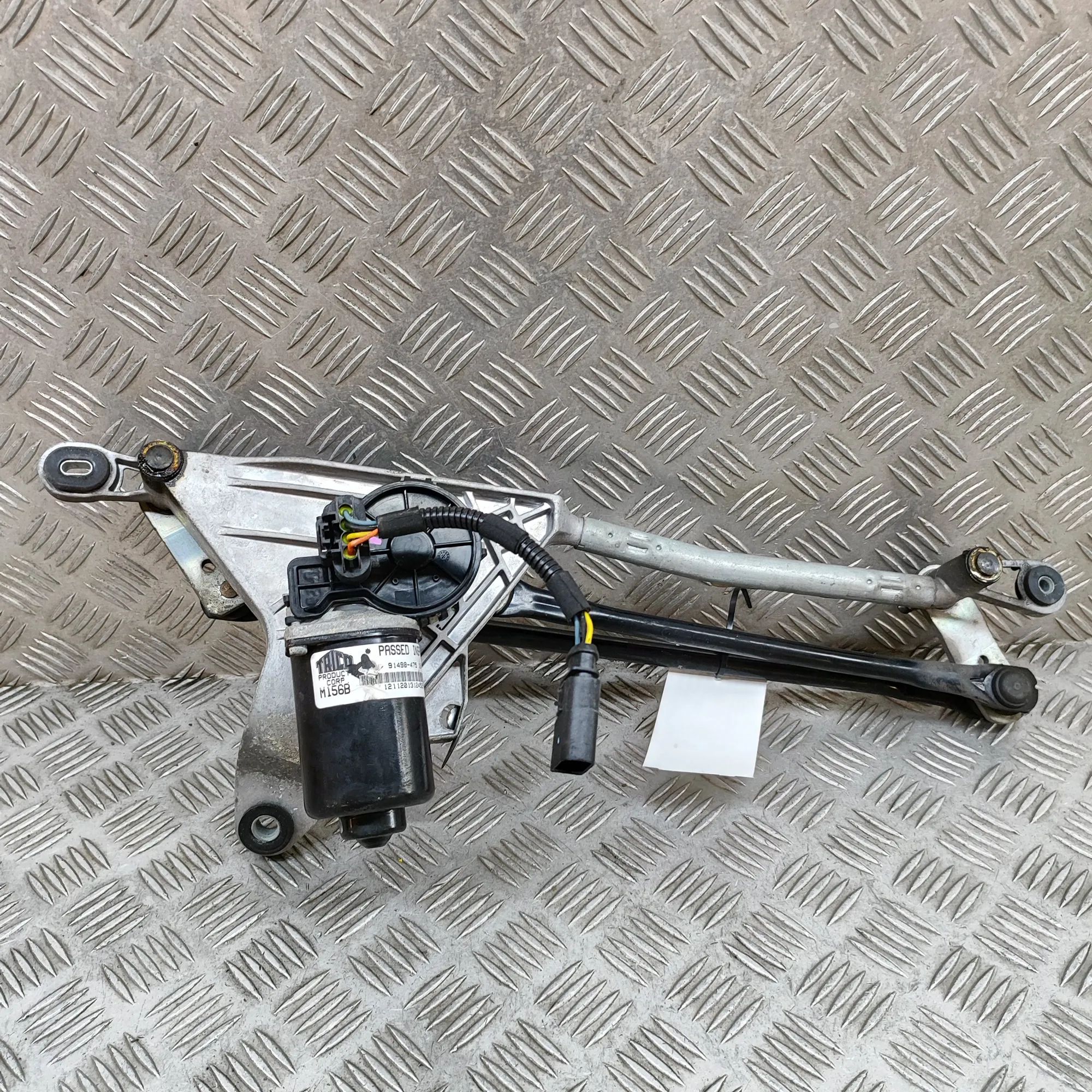 Maserati Quattroporte Front Windshield Wiper Mechanism Front Windshield Wiper Mechanism — MASERATI QUA...