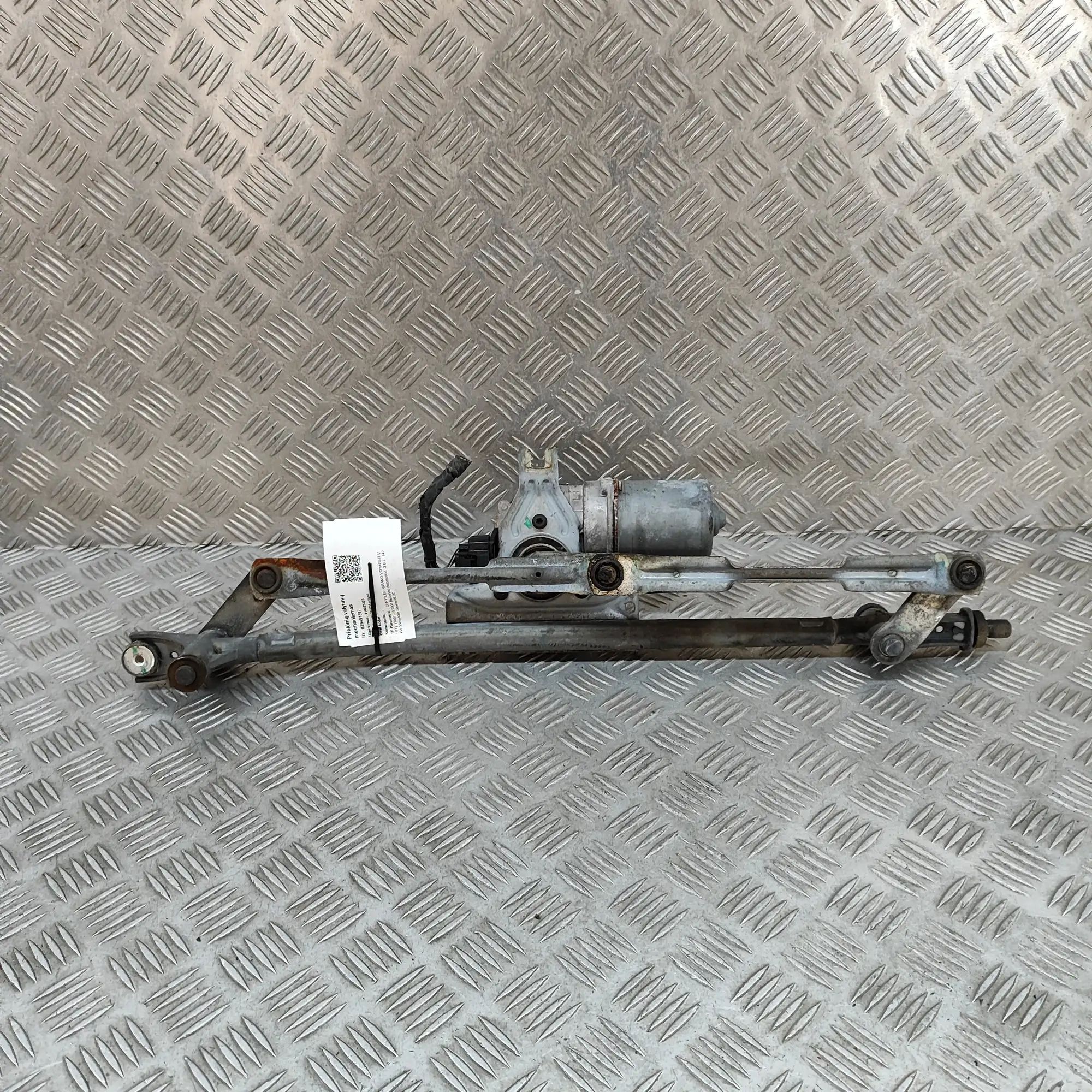 Chrysler Grand Voyager / Town & Country Front Windshield Wiper Mechanism Front Windshield Wiper Mechanism — CHRYSLER GRA...