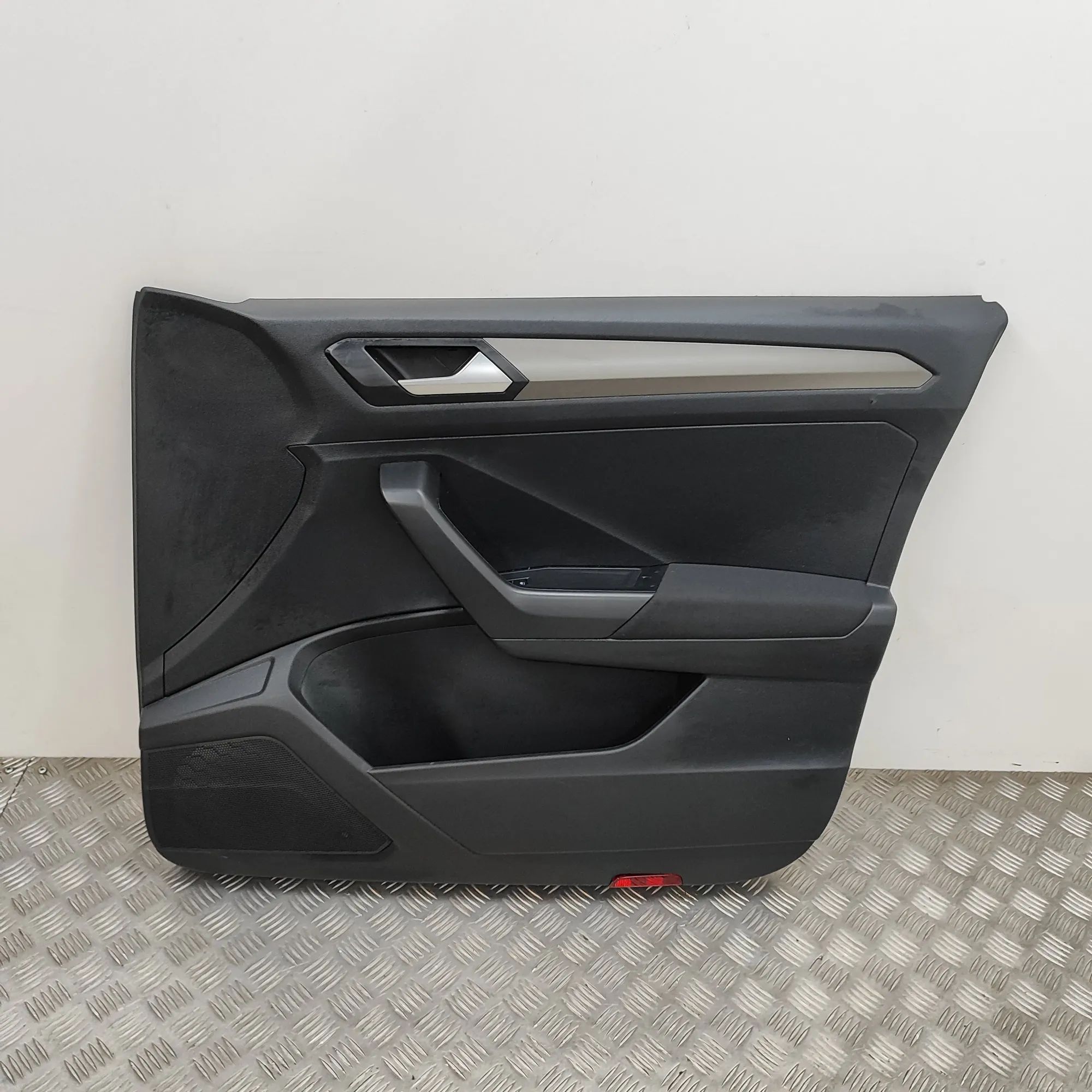Volkswagen T-Roc Front Right Door Panel Front Right Door Panel — VW T-ROC (A11) (2017-....
