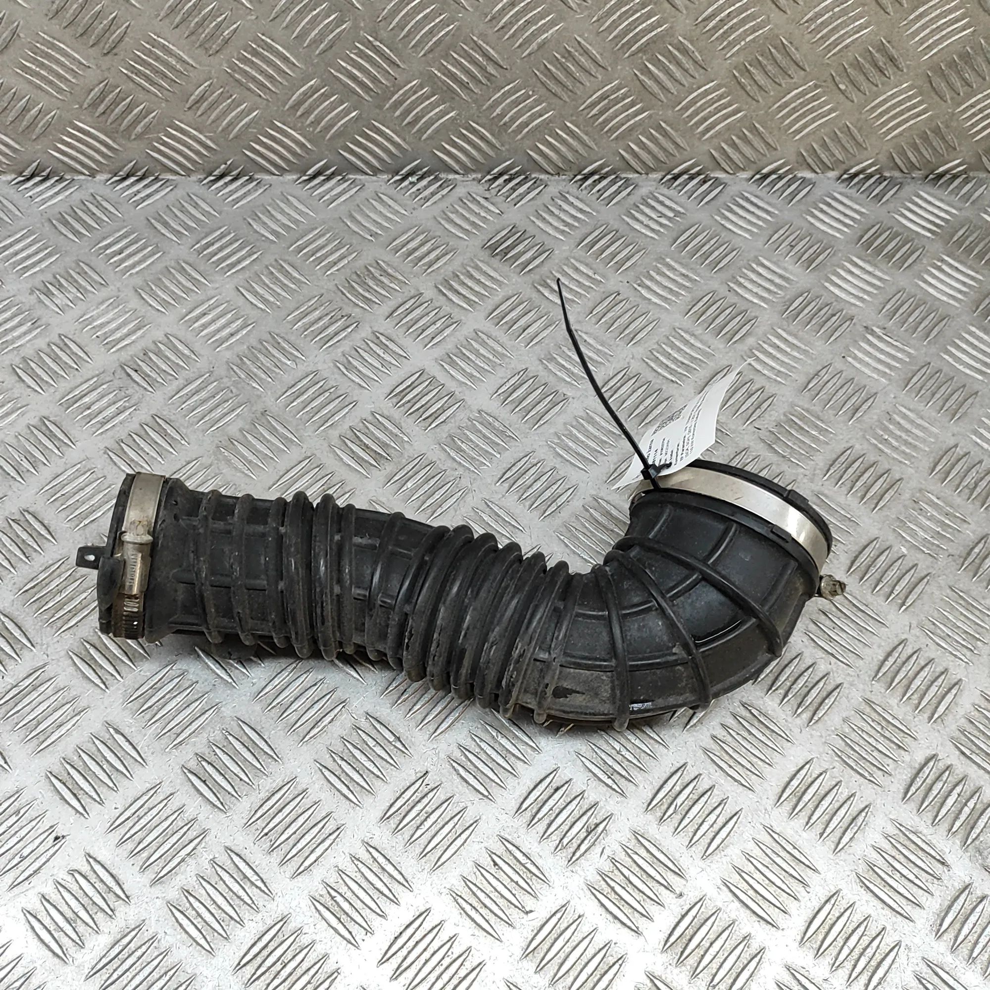 Volkswagen Transporter (T6, Caravelle, Multivan) Air Intake Tube Air Intake Tube — VW TRANSPORTER (VI T6 Van SGA...