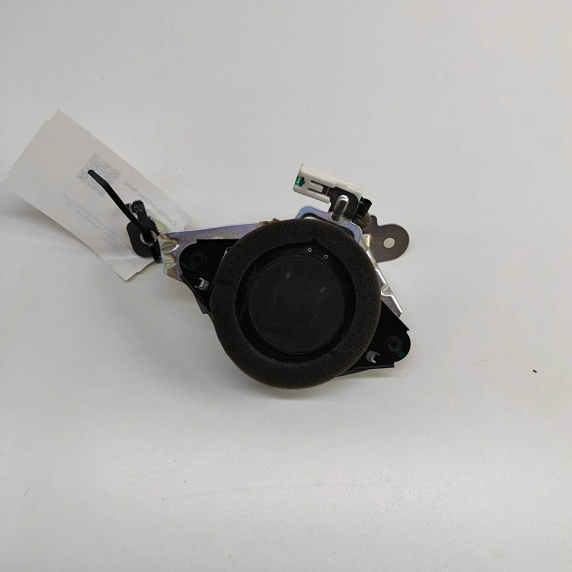 Toyota Land Cruiser 150 Rear Right Door Speaker Rear Right Door Speaker — TOYOTA LAND CRUISER (...
