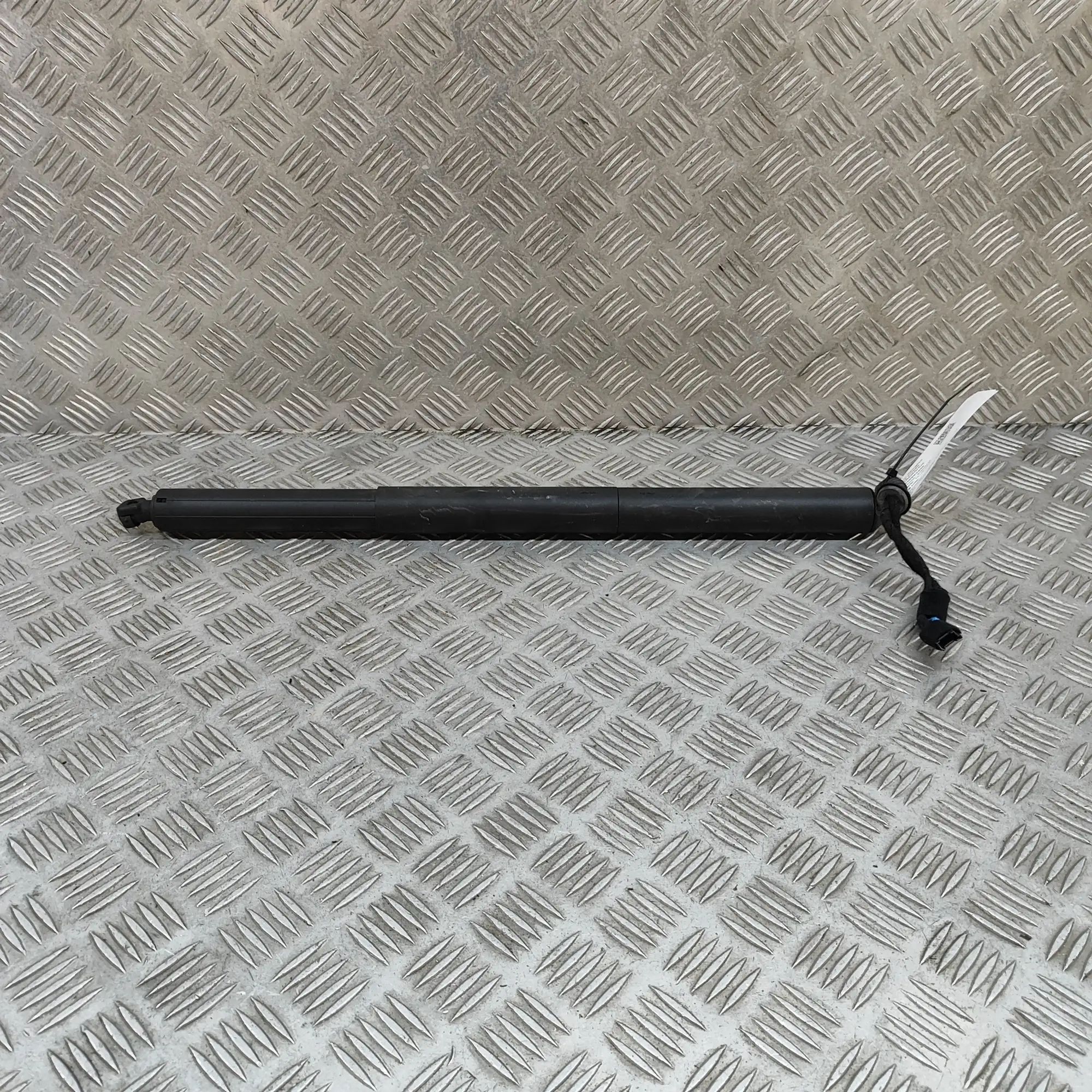 BMW X2 (F39) Left Side Tailgate Gas Strut Left Side Tailgate Gas Strut — BMW X2 (F39) (20...