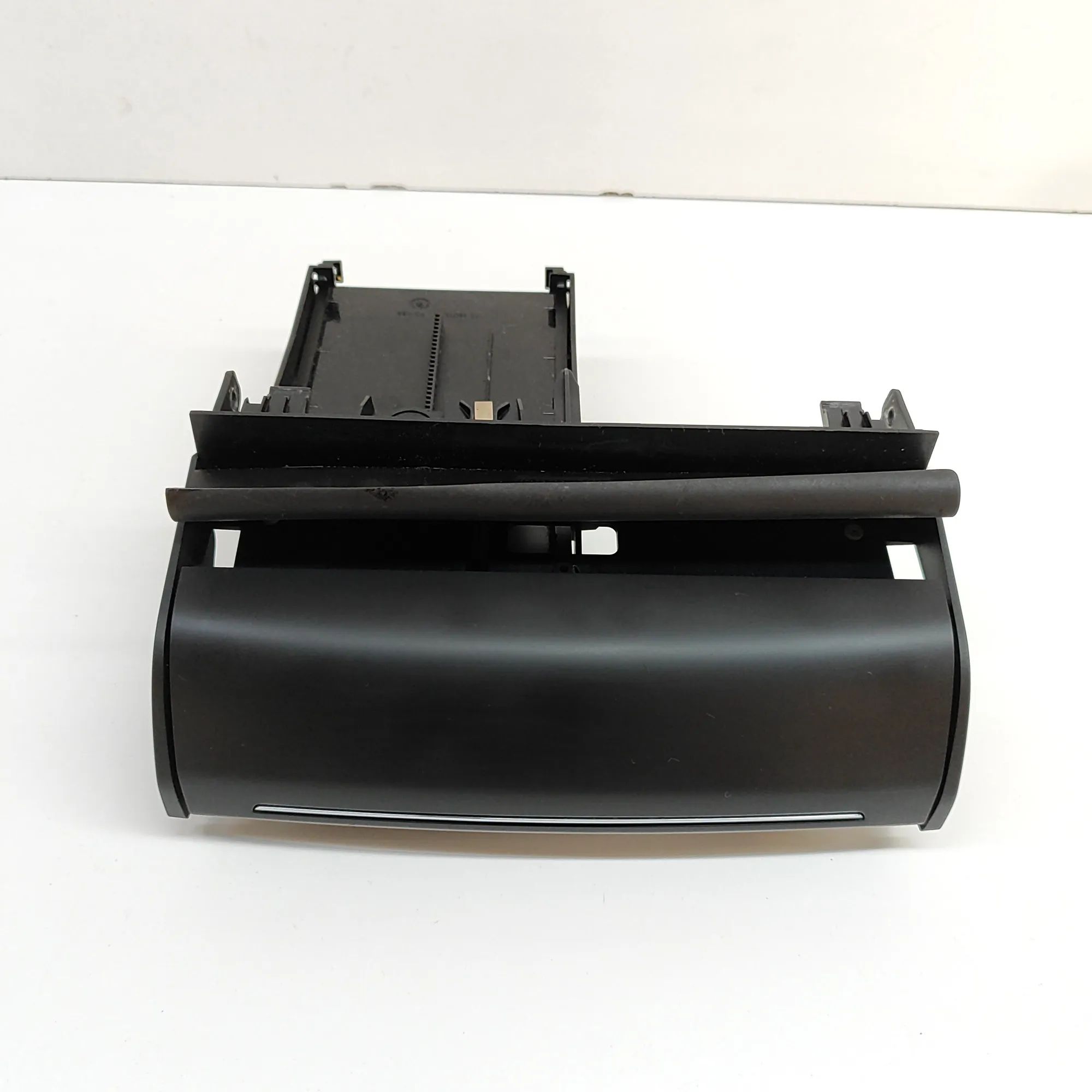 Maserati Ghibli Glove Compartment Glove compartment — MASERATI GHIBLI (M157) (201...