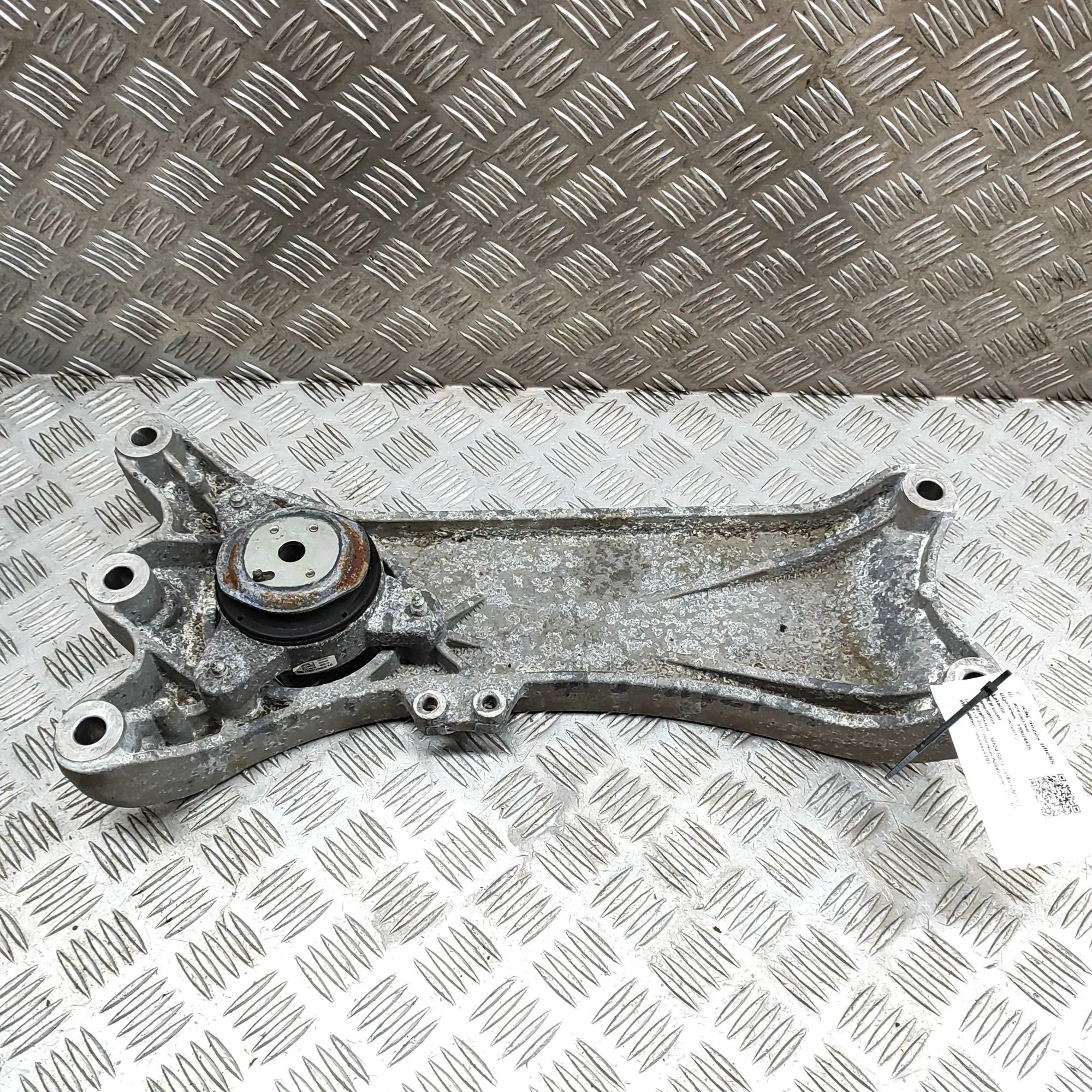 Maserati Ghibli Gearbox Support Mount Bracket Gearbox Support Mount Bracket — MASERATI GHIBLI...