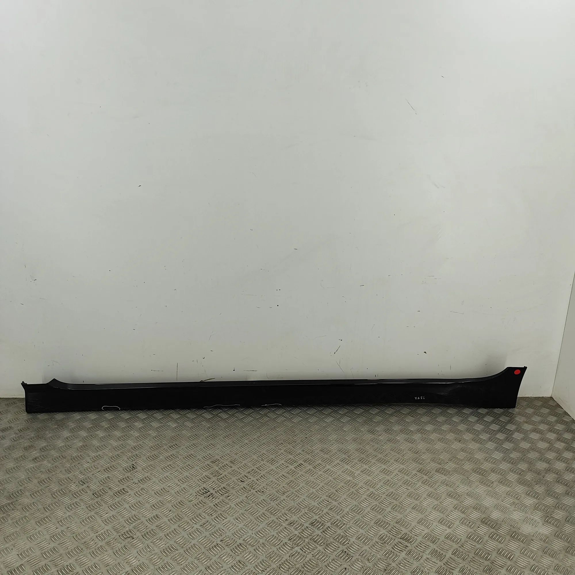 Nissan Leaf Left Side Plastic Sideskirt Cover Left Side Plastic Sideskirt Cover — NISSAN LEAF...