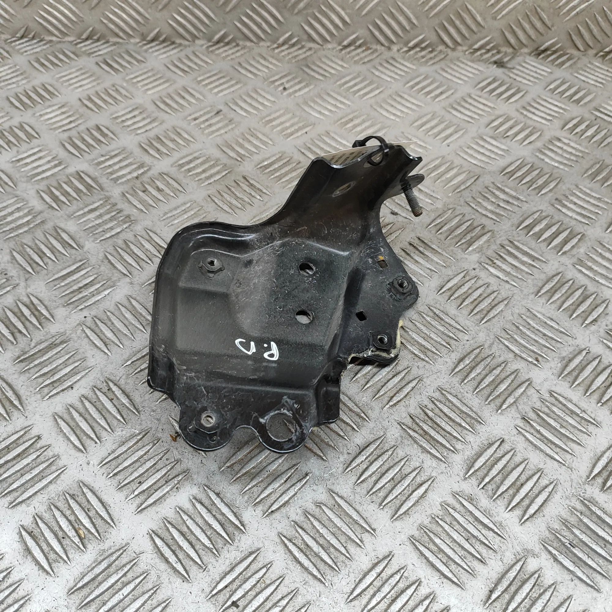 Lexus NX Fender bracket — front right Fender bracket — front right — LEXUS NX (_Z1_) ...