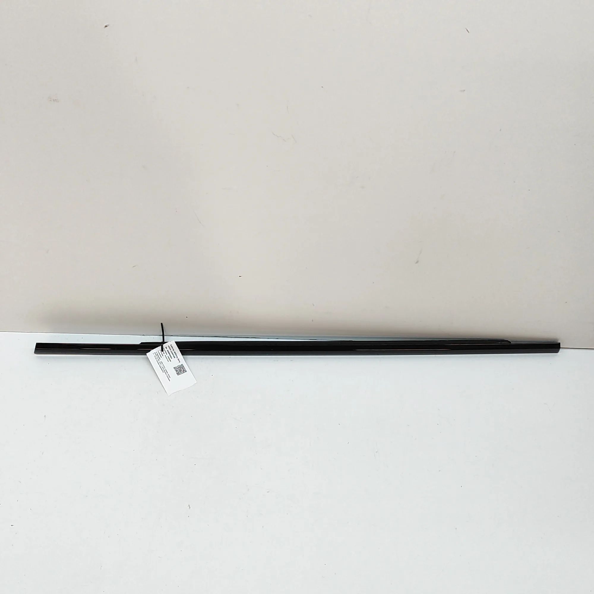 Land Rover Range Rover Sport (L494) Door window strip — rear right Door window strip — rear right — LAND ROVER RAN...