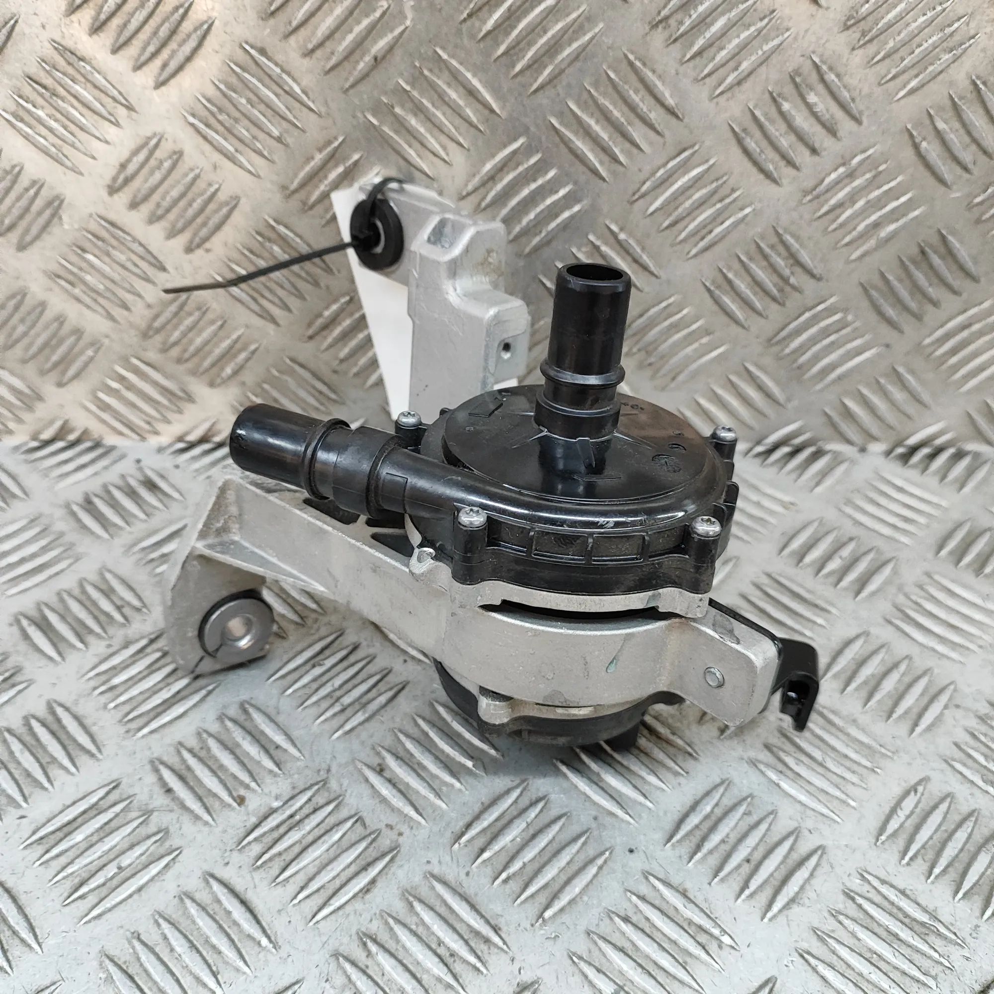 Hyundai Ioniq Auxiliary Water Pump Auxiliary Water Pump — HYUNDAI IONIQ (5 NE) (20...