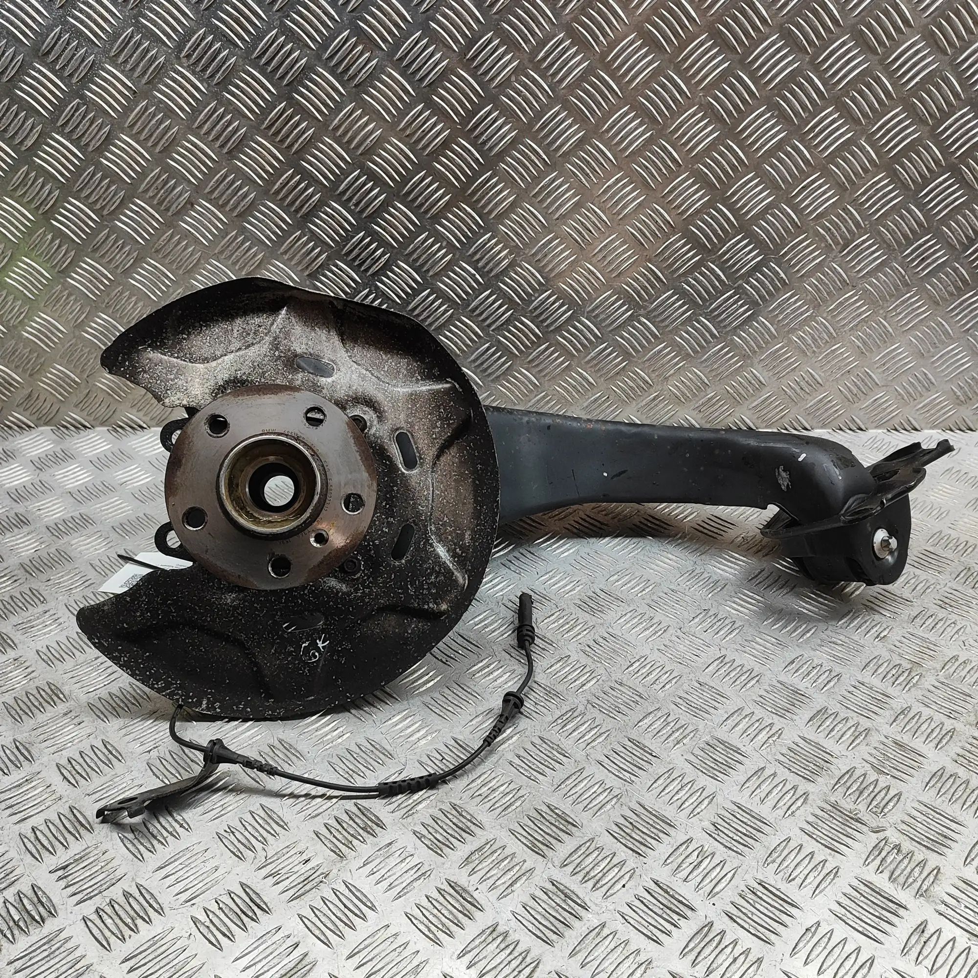 BMW X2 (F39) Rear Left Wheel Hub Spindle Rear Left Wheel Hub Spindle — BMW X2 (F39) (201...