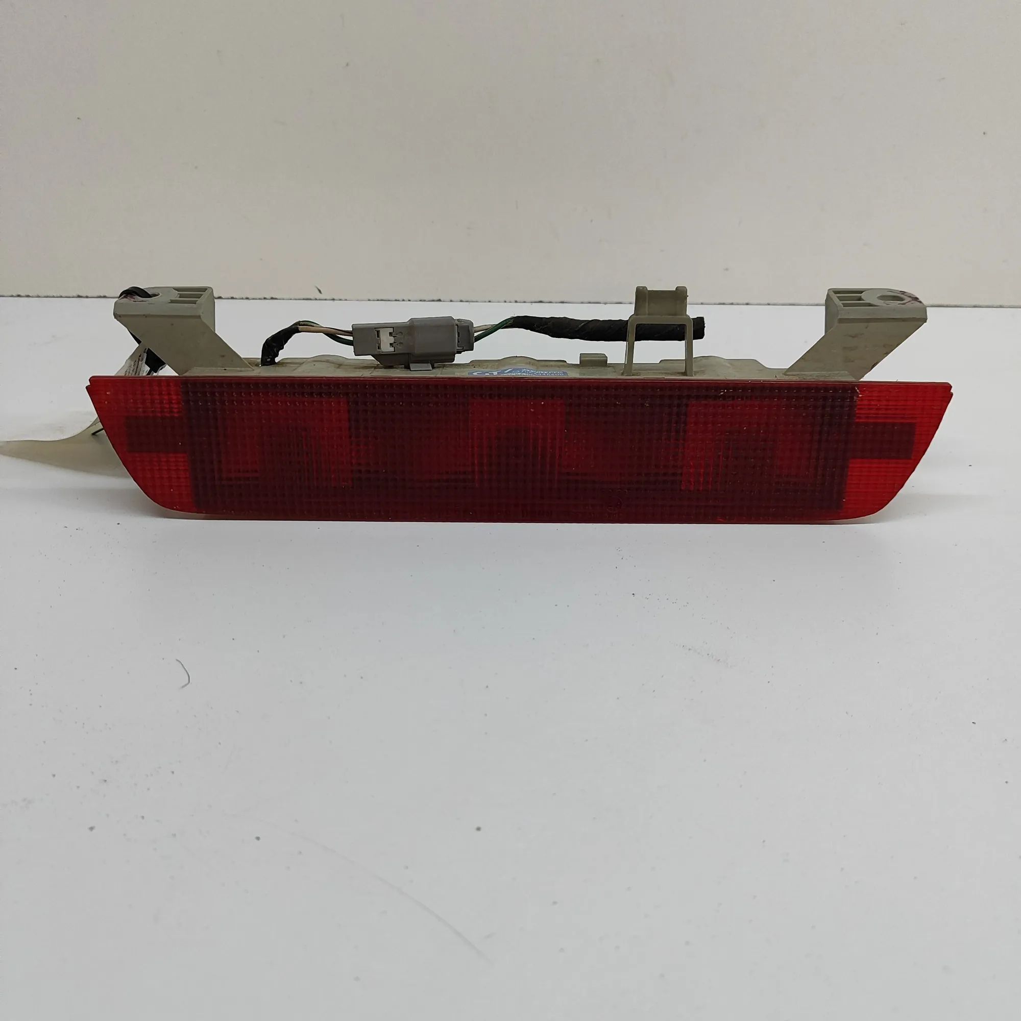 Toyota Land Cruiser 80 Rear Third Brake Stop Light Rear Third Brake Stop Light — TOYOTA LAND CRUIS...