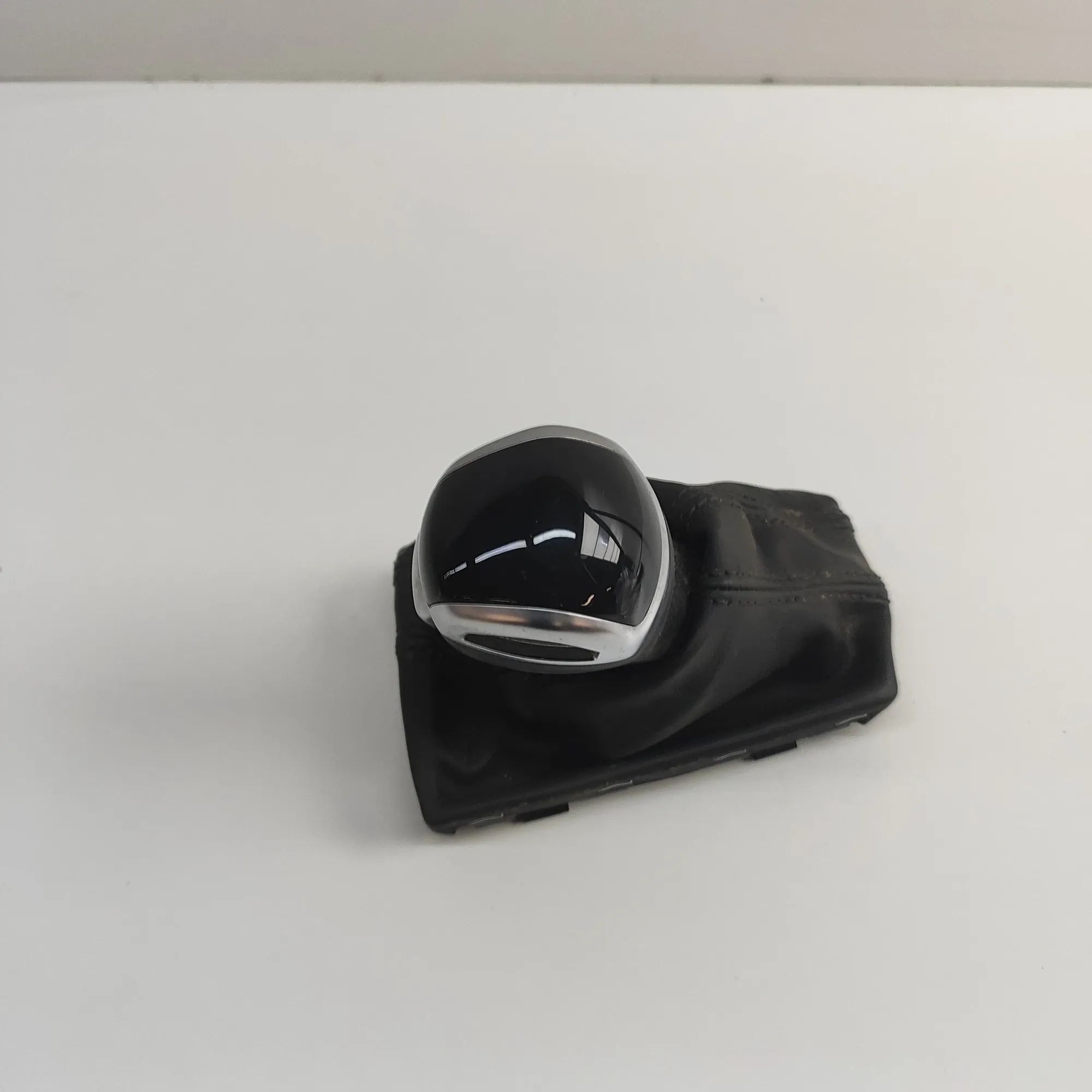 Audi Q3 (8U) Gear lever knob Gear lever knob — AUDI Q3 (F3) (2018-...) — 83C...