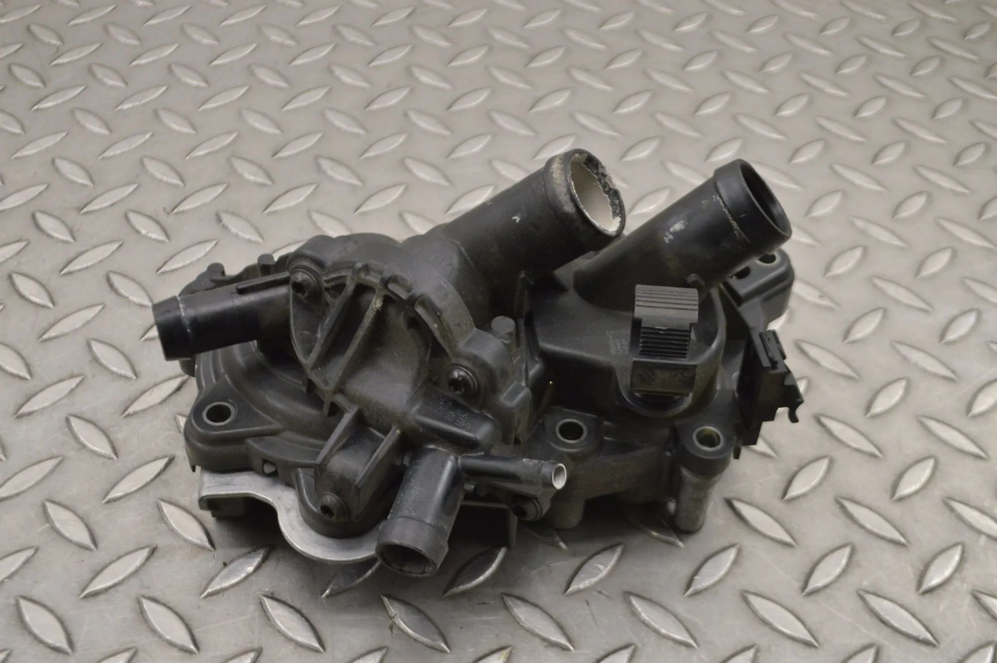 Volkswagen Golf 6 vesipumppu Water pump — VW GOLF (VII 5G1, BQ1, BE1, BE2) (...