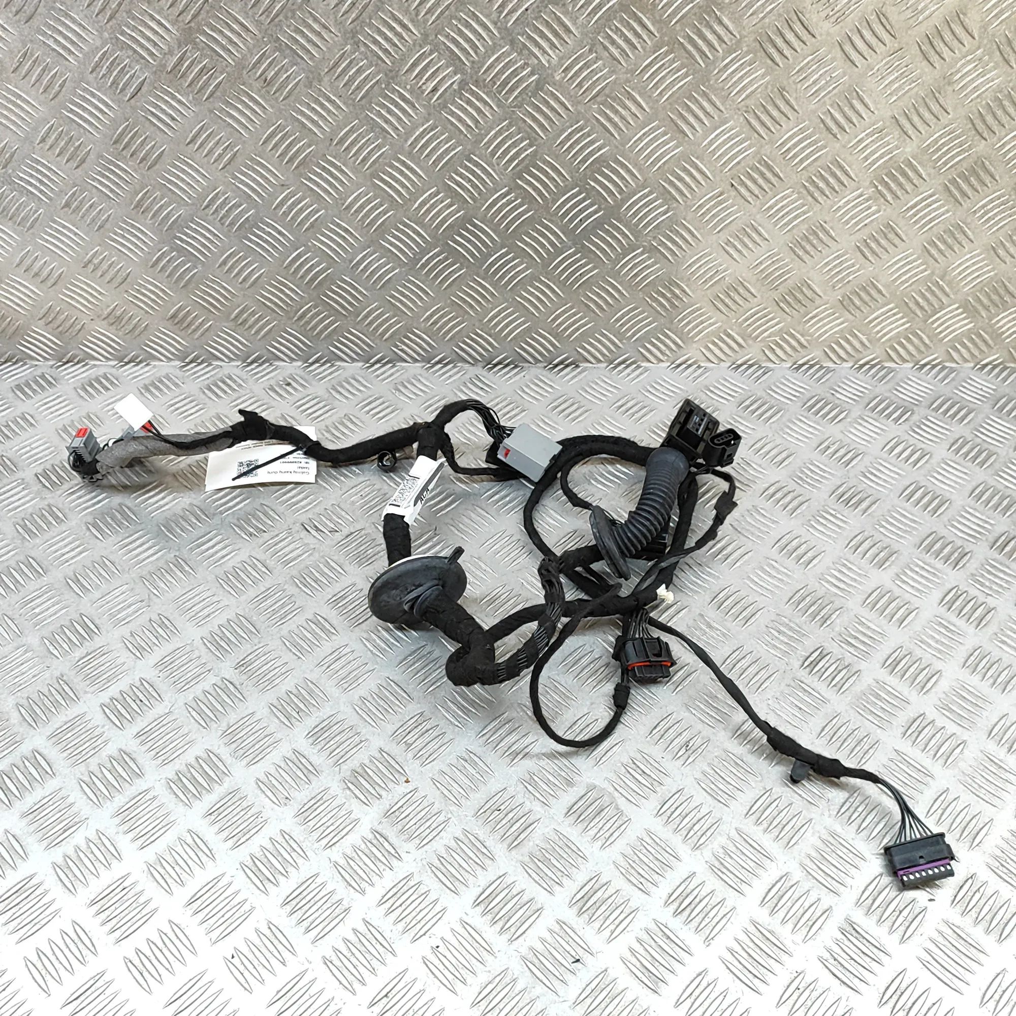 Land Rover Range Rover Sport (L494) Door wiring — rear left Door wiring — rear left — LAND ROVER RANGE ROVE...