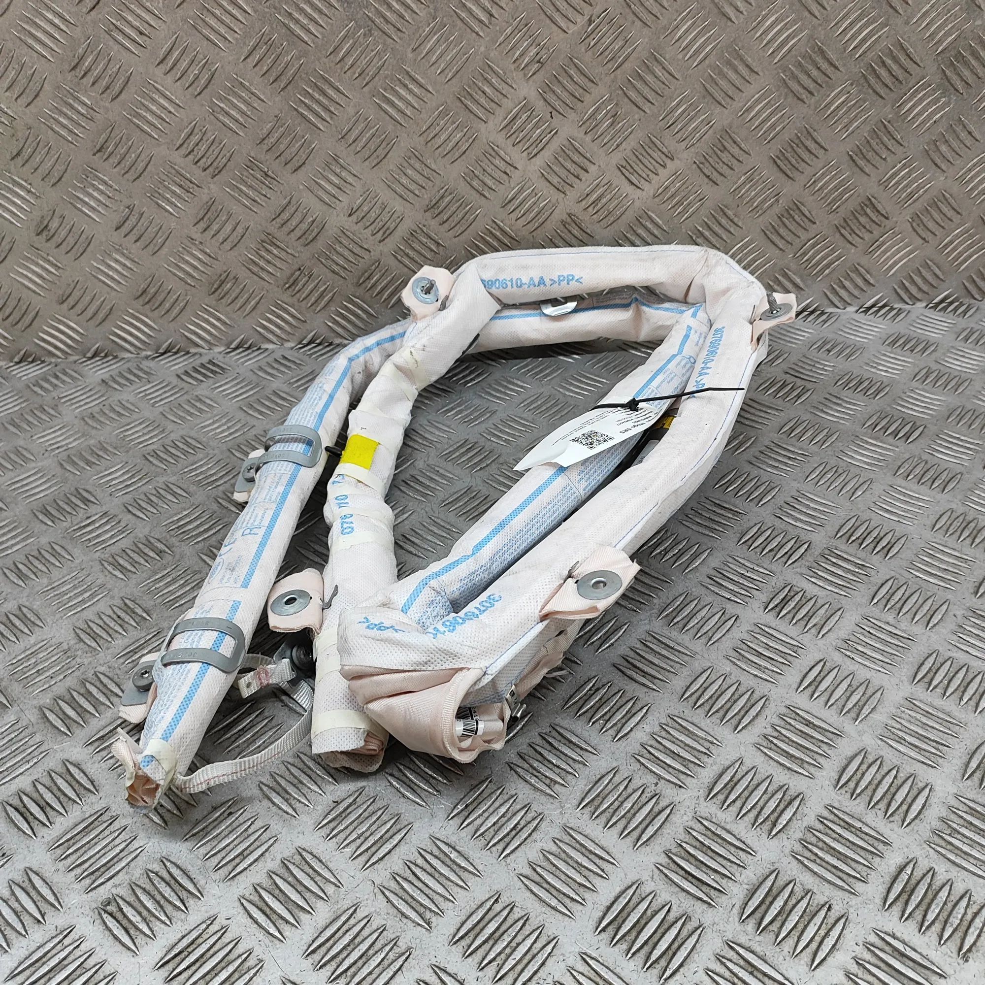 Land Rover Range Rover Sport (L494) Right Side Roof Safety Curtain SRS Right Side Roof Safety Curtain SRS — LAND ROVER...