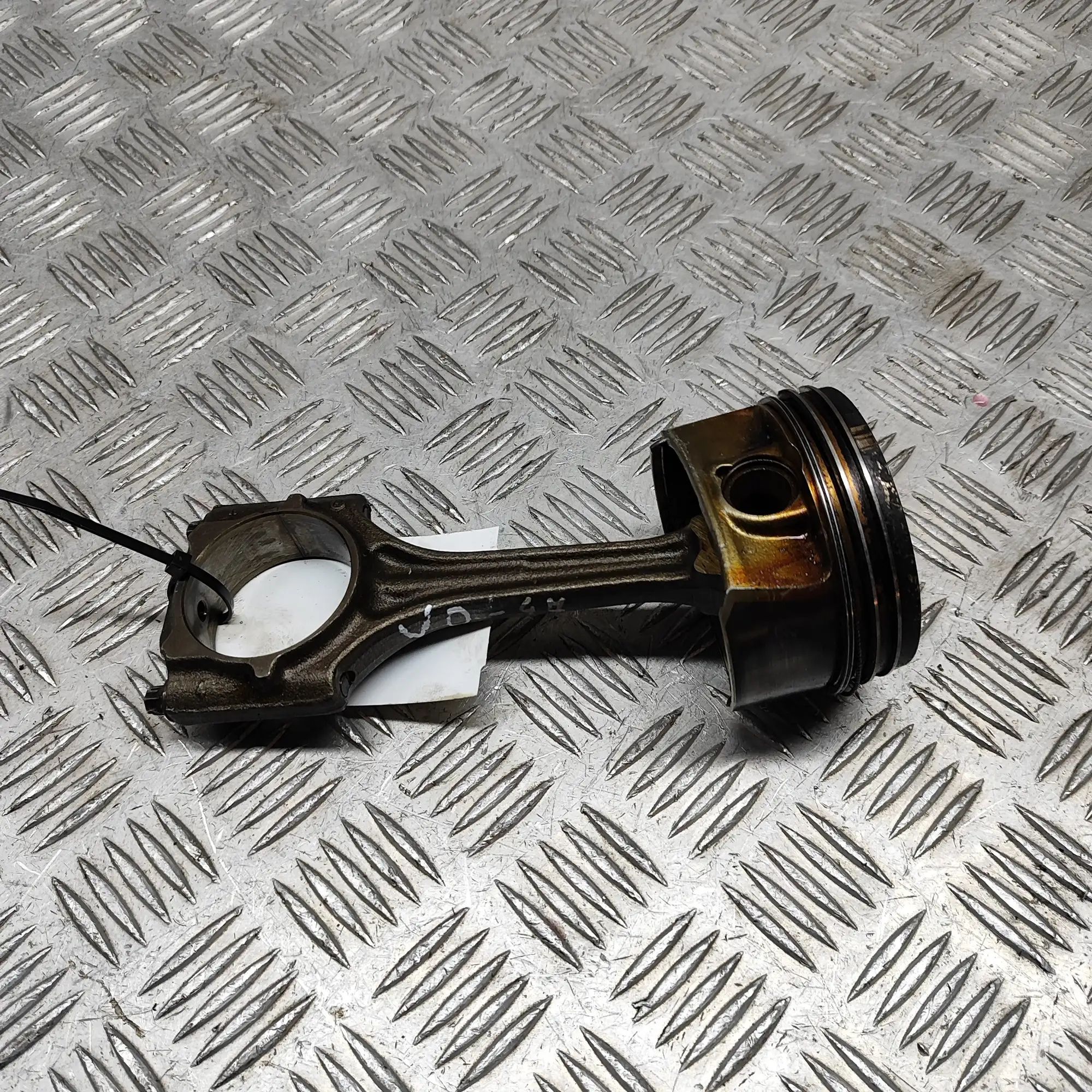 Volkswagen Golf 5 Piston Piston — VW GOLF (V 1K1) (2003-2009) — 05919840...