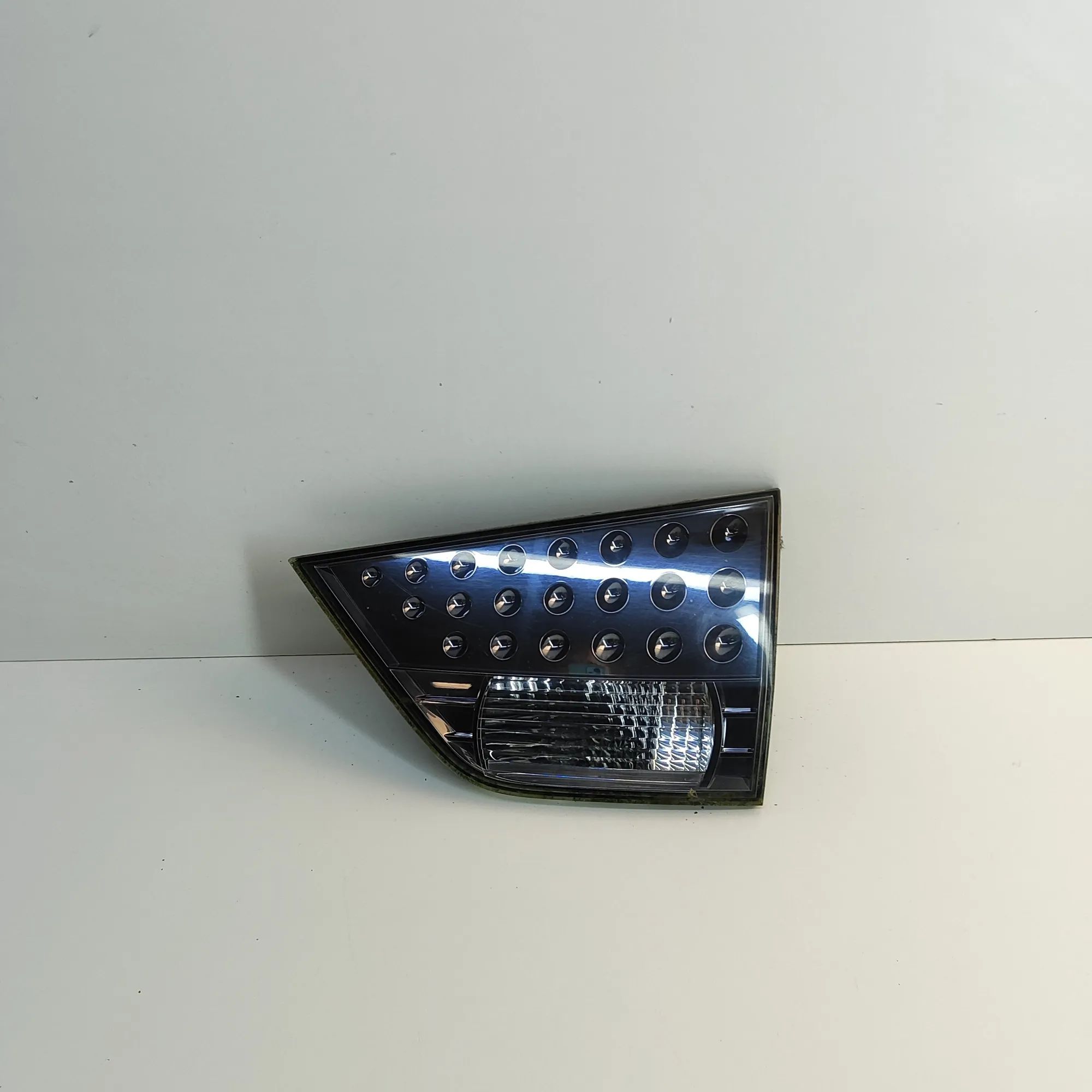 Mitsubishi Outlander Right Side Tailgate Tail Light Right Side Tailgate Tail Light — MITSUBISHI OUT...