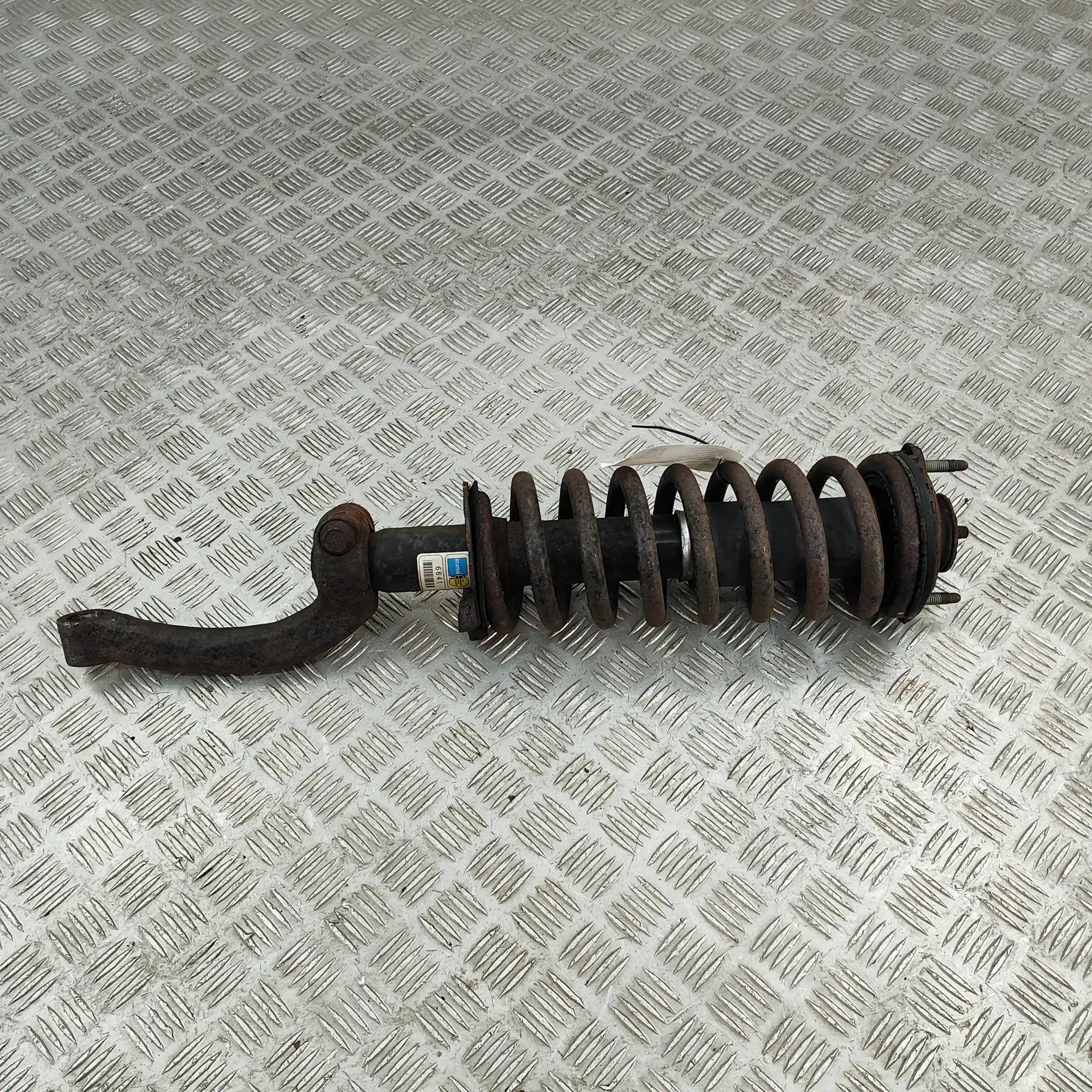Chevrolet TrailBlazer Shock absorber — front left Shock absorber — front left — CHEVROLET TRAILBL...
